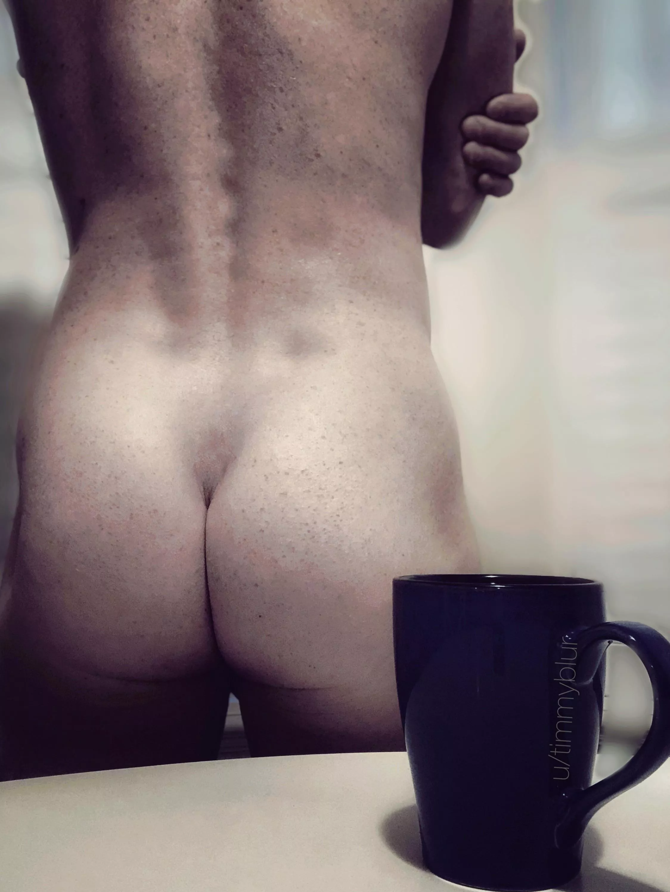 This butt’s for you… Happy hump day! posted by timmyblur