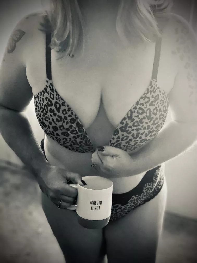 This hot coffee brings out the animal in me! ☕️💋 posted by Sexy_Banker_Lady