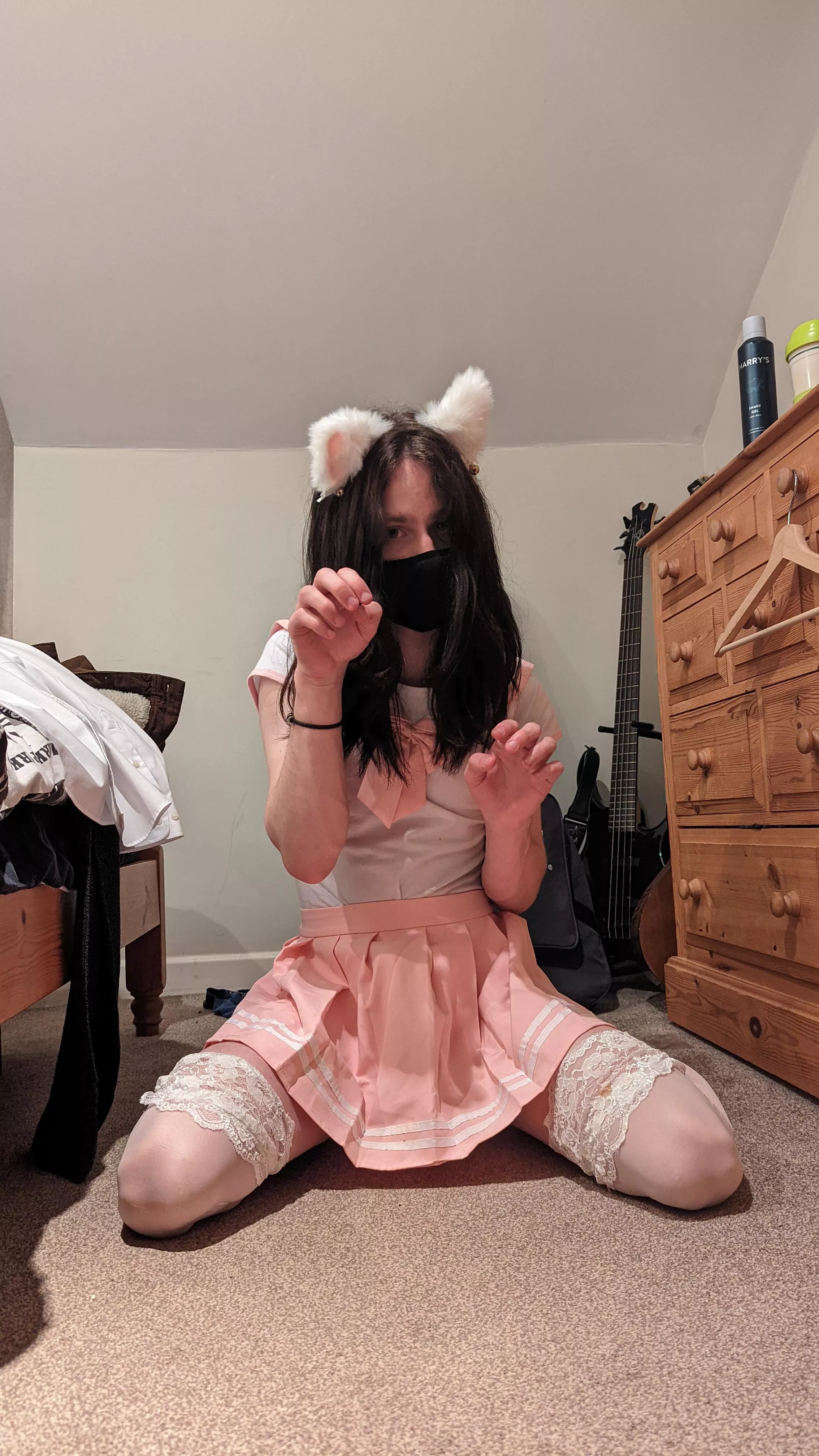 this is like, the cutest pose I've ever done posted by metal_femboy74