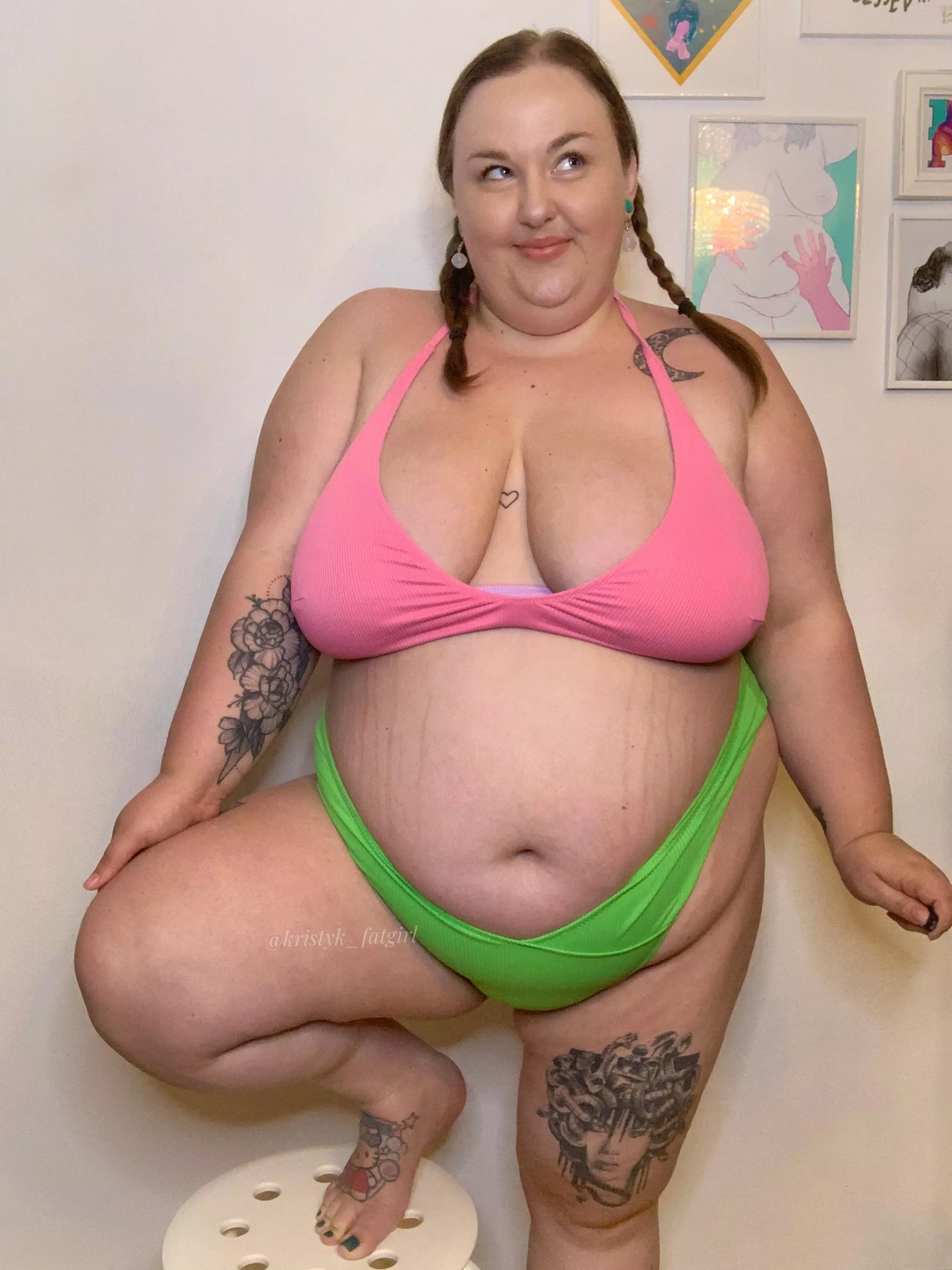 This is my first post here and i think this picture fits perfectly here ☺️ I recently got this watermelon bikini for the summer ☺️🍉🍉🍉💦 Fat bikini season on it‘s way 👀🔥 posted by Kristyk_fatgirl