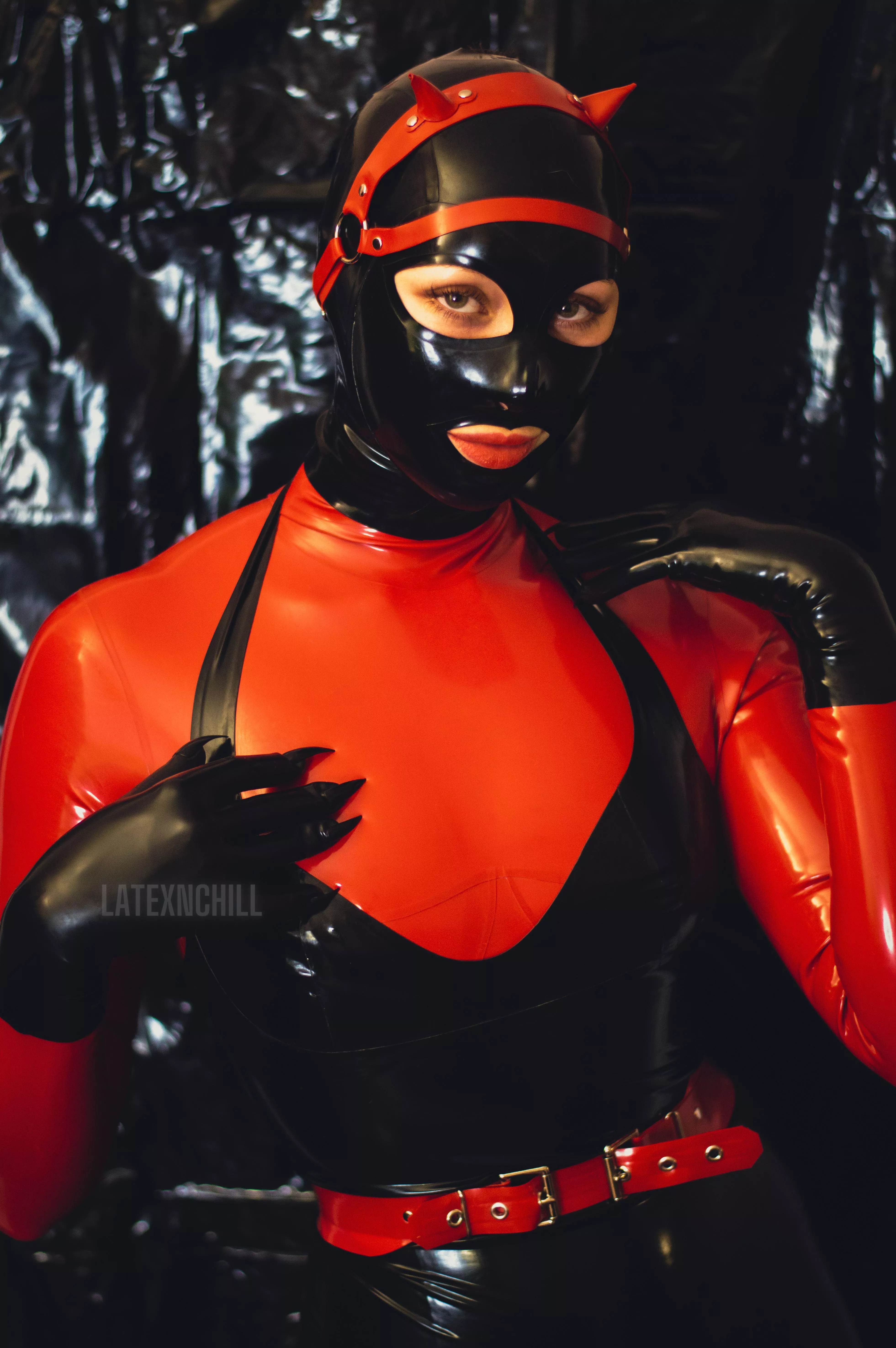 This is my new go to hood. But I’m definitely fantasising about getting another one in red latex posted by LATEXnCHILL