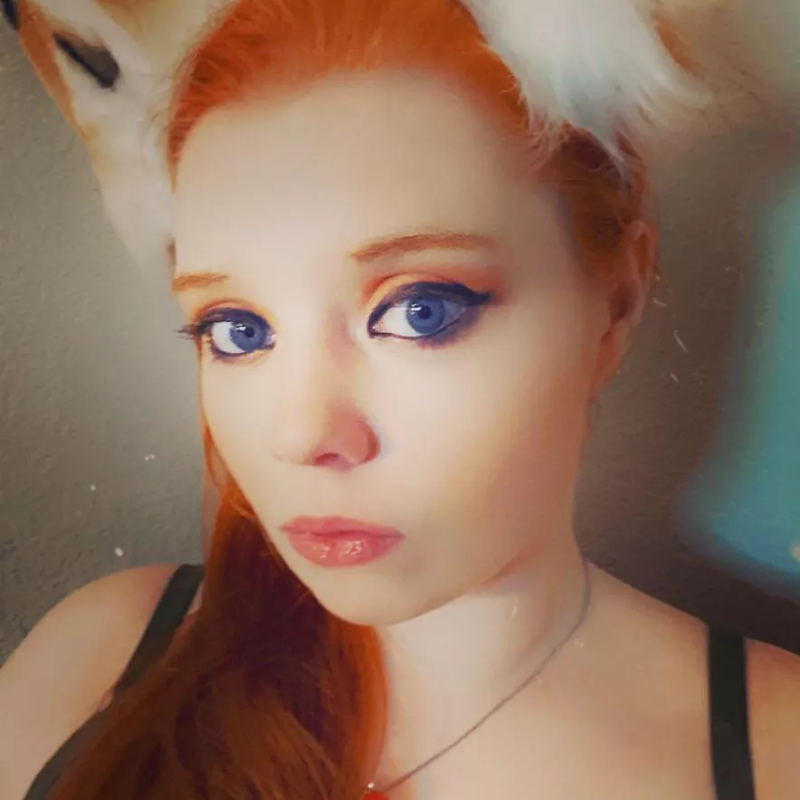 This little fox demands head pats! posted by Scarlettelittlefox