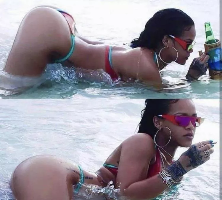 This pic of Rihanna made me slap my meat on my phone posted by hornyonika