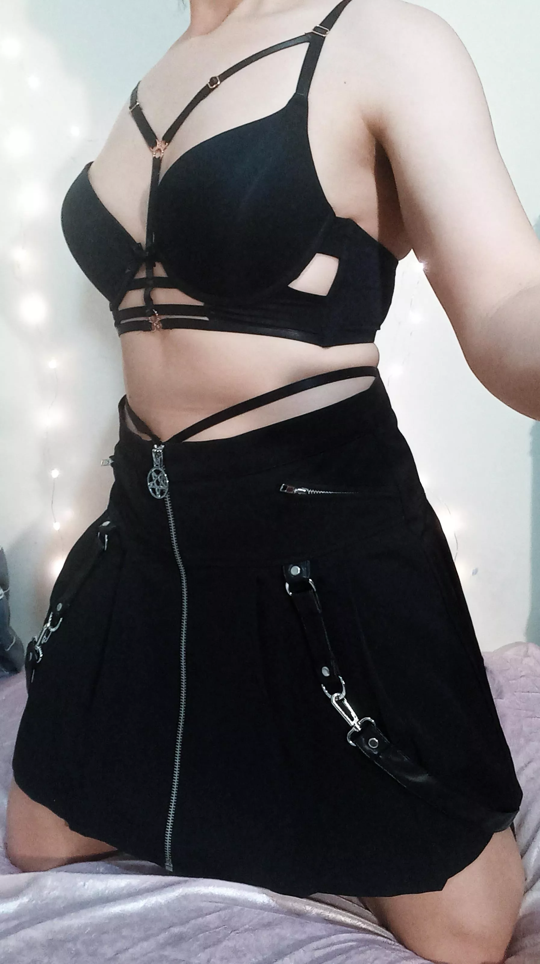 This skirt is too big since I started working out, but perfect for taking lewds. posted by bellabriar