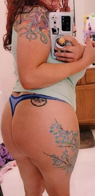 Thong day😘😘😘 posted by wifejustshowingoff