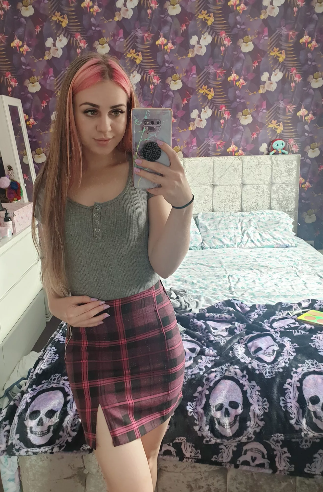 Thought I would show off my new skirt 😘 posted by rachieaw