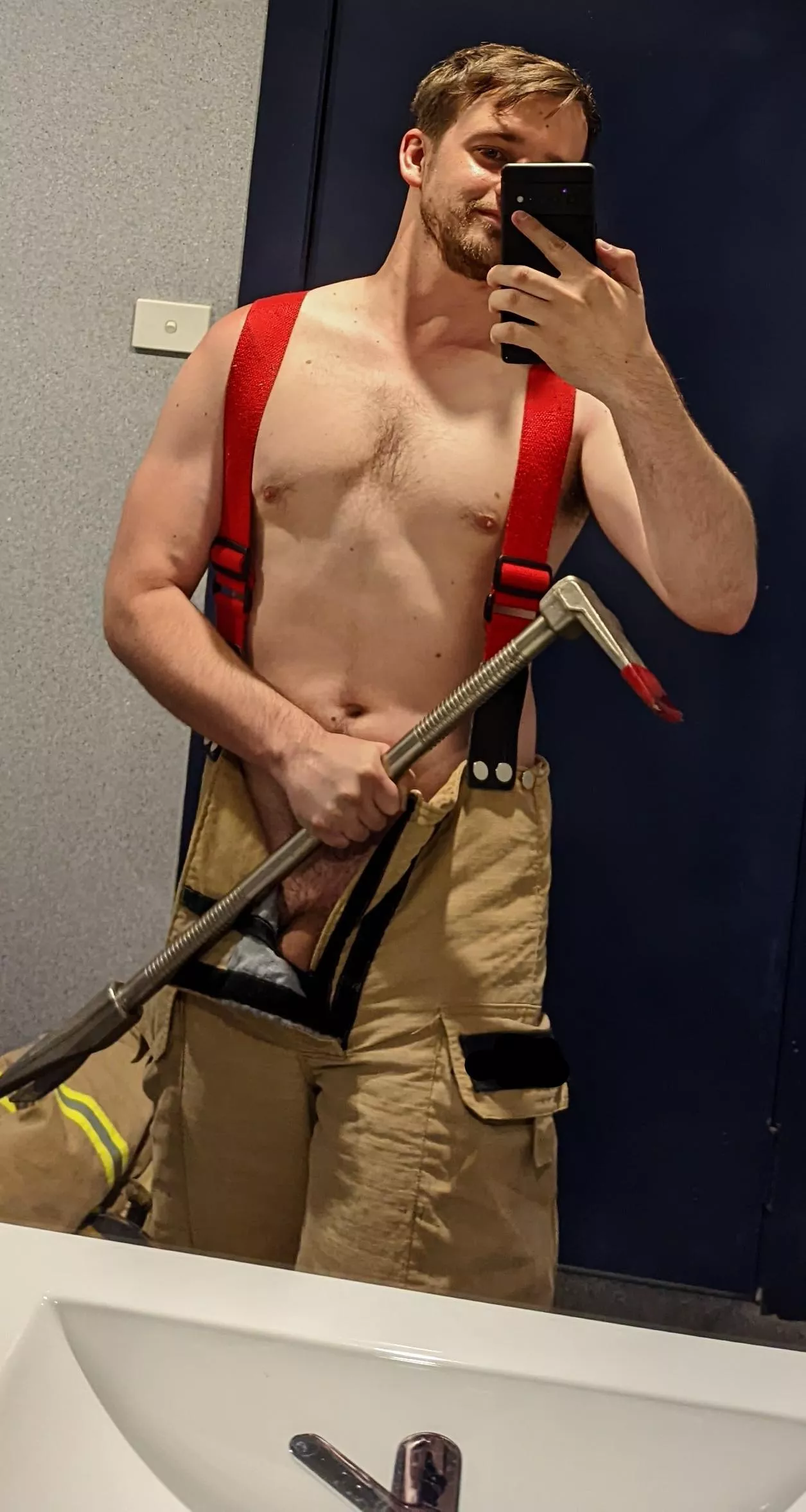 Thought I'd start posting here as well! Love, your friendly local firey ♥️ posted by fireboi1161