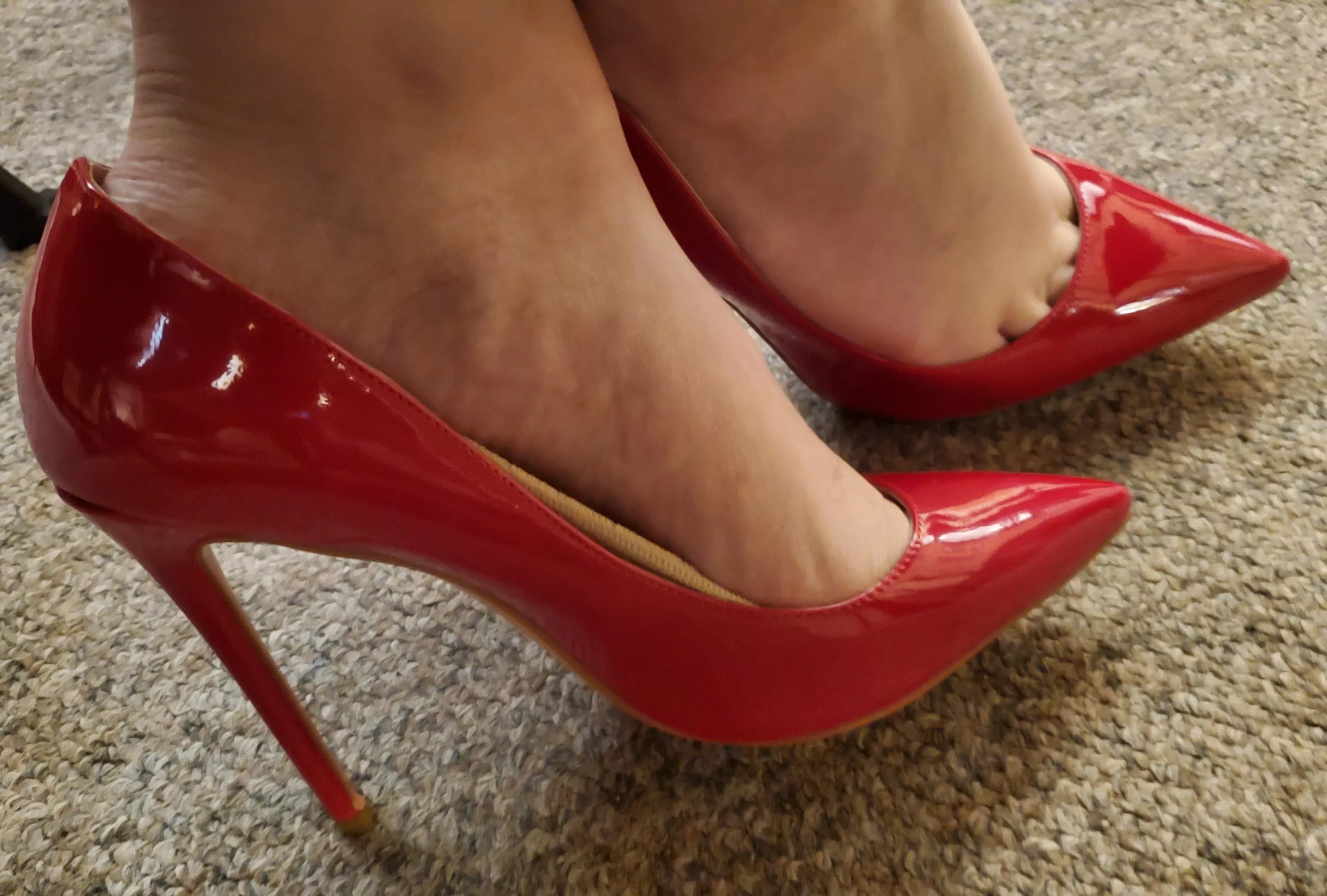 Thoughts on toe cleavage? I'm not sure I always like it but for some reason it just seems right with these Onlymaker pumps! posted by JessicaMeganDawn