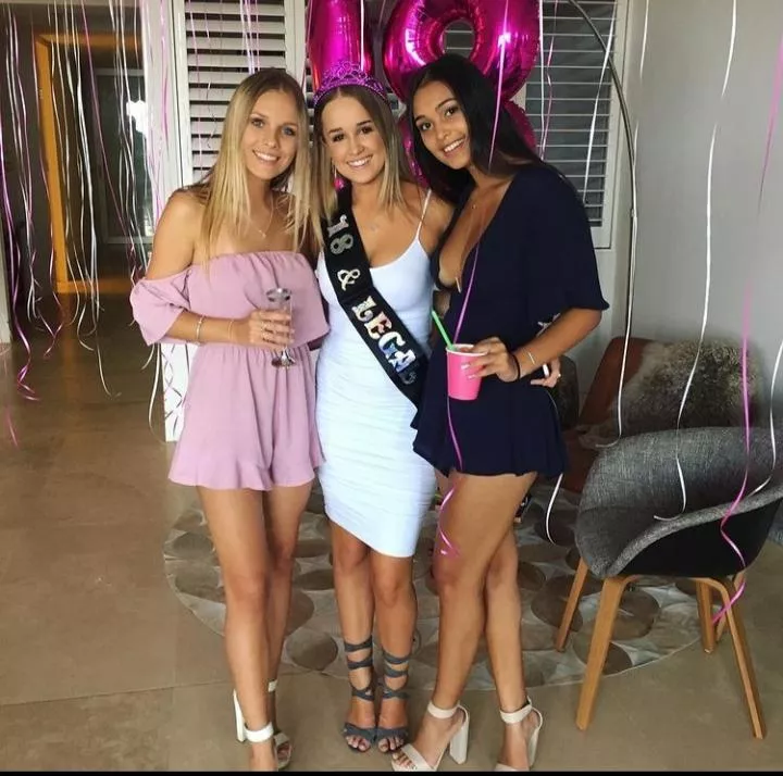 Three of the hottest girls I've ever seen posted by joeyfawes