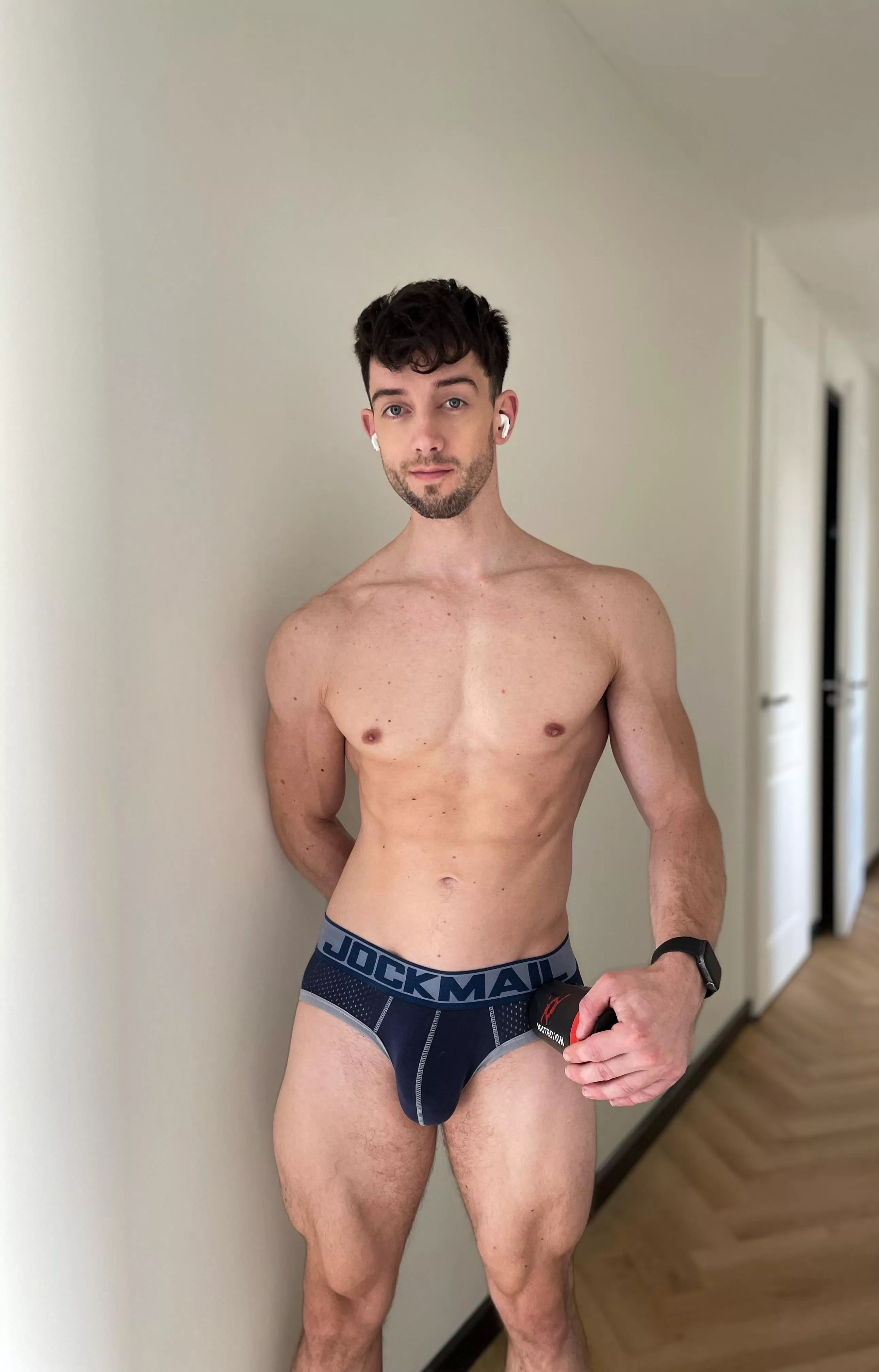 Tight Briefs, Big Bulge, it’s a handful posted by Brammsterr