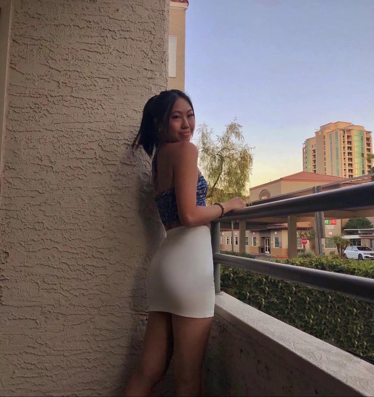 Tight Filipina posted by averagejoeman_24