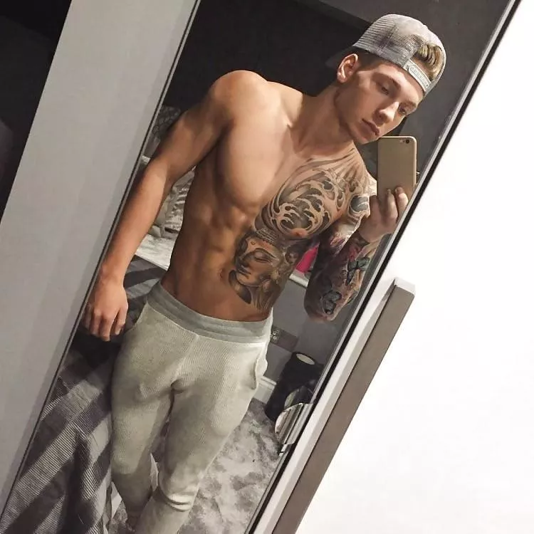 Tight Joggers posted by YoungGayBrit