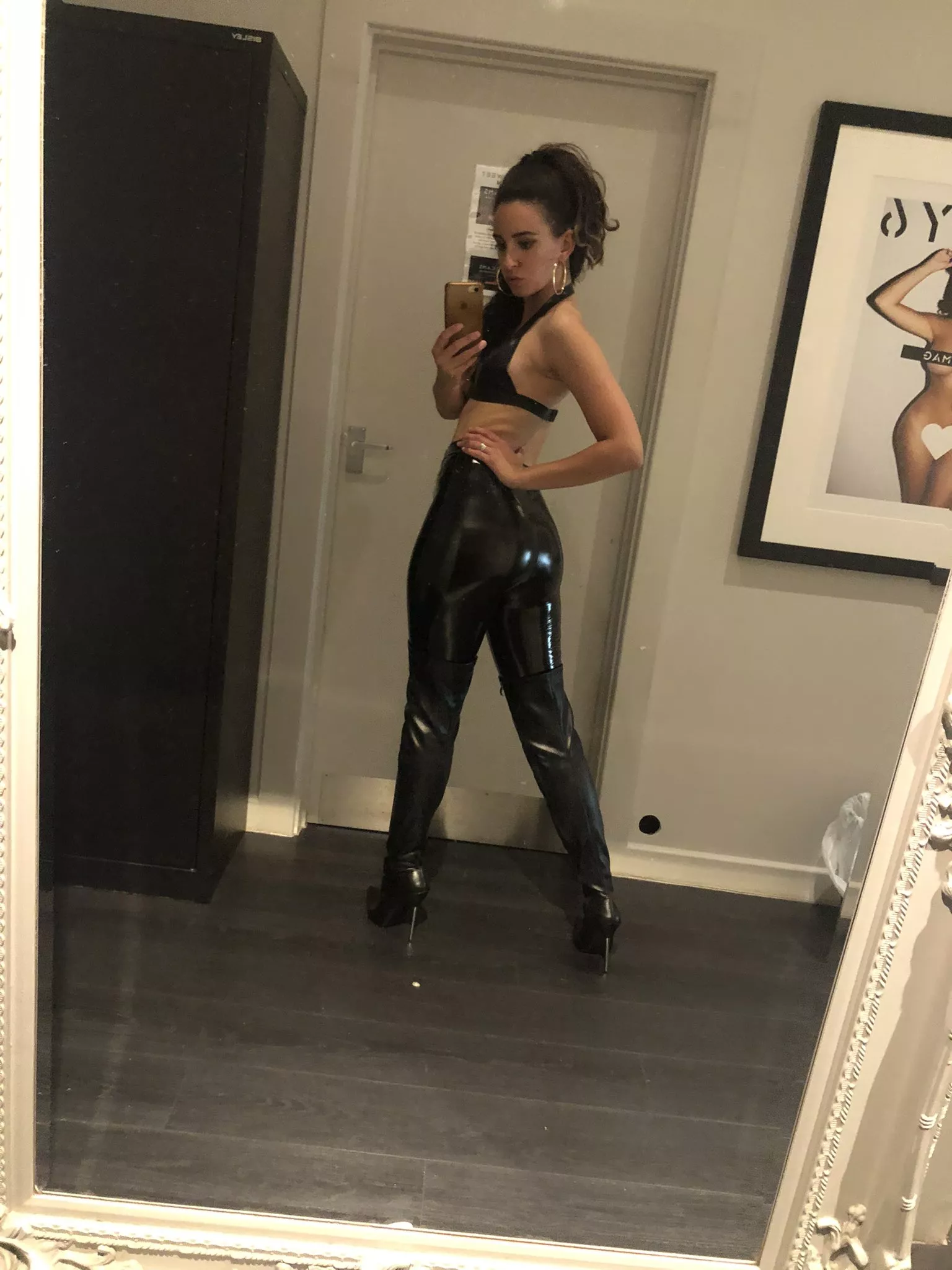 Tight leather shows off ass nicely posted by BreathlessPosture