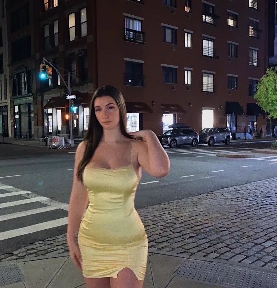 Tight Yellow Dress posted by civilrainy