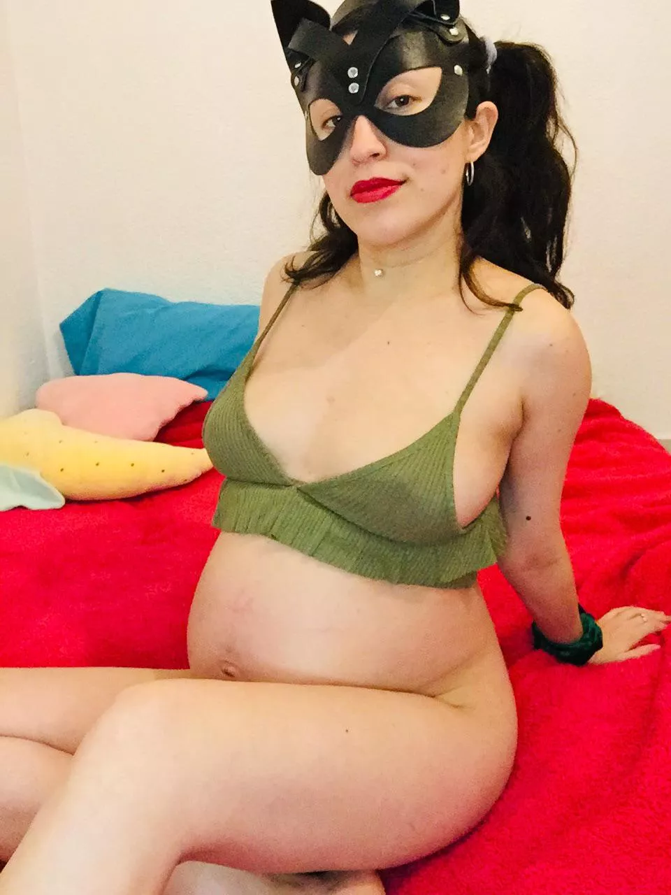 Tits and pregnancy curves. 28 weeks, petite and student 🔥 Photos and videos 🔞🤭 Do you have any fantasy? 😈 Link in profile and comments 😘 posted by mommymarro