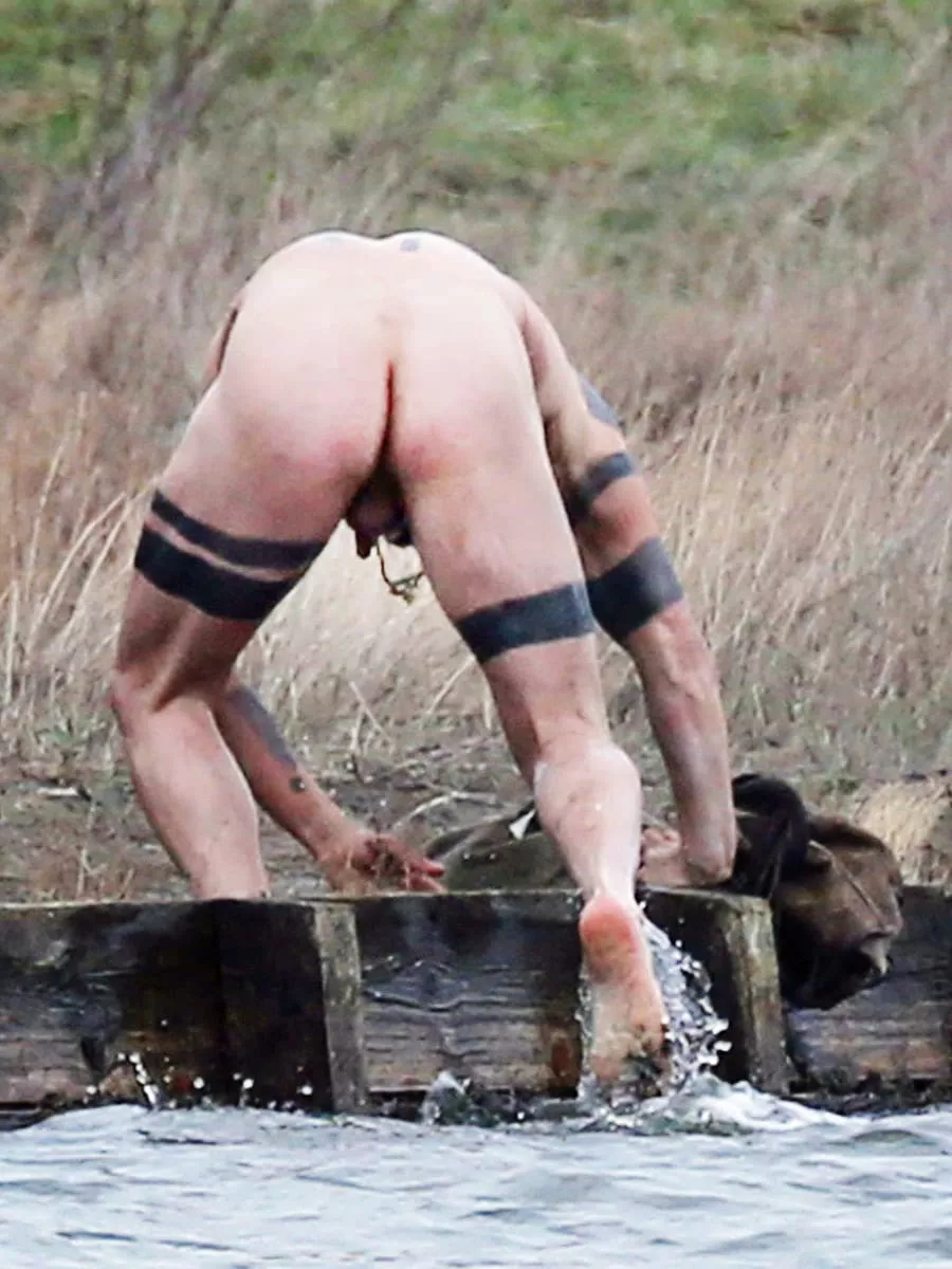 Tom Hardy, actor naked posted by Sardonicus83