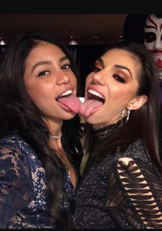 Tongues posted by Chaturbater1