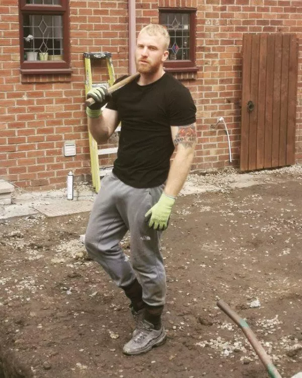 “Tradie Trackies” … posted by neilfromsydney2003