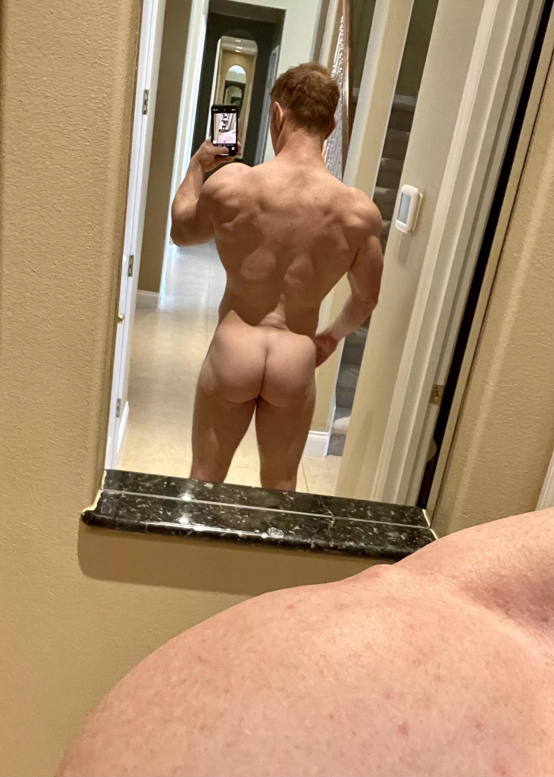 Trained back… how’s it looking? Hope my fellow fitness fans got their pu(m)p in today posted by buffginger