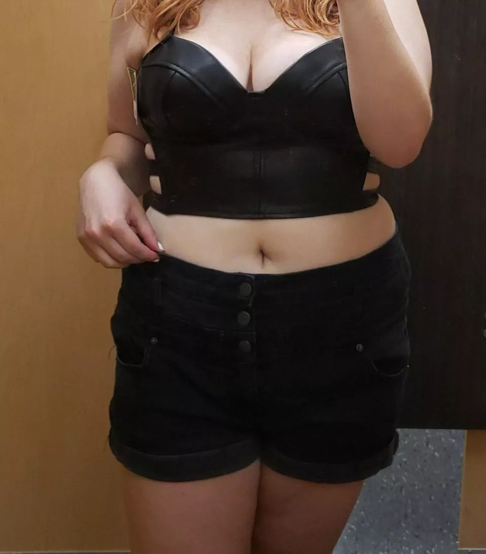 Tried on this top 😊 F18 OC posted by aspenbetta