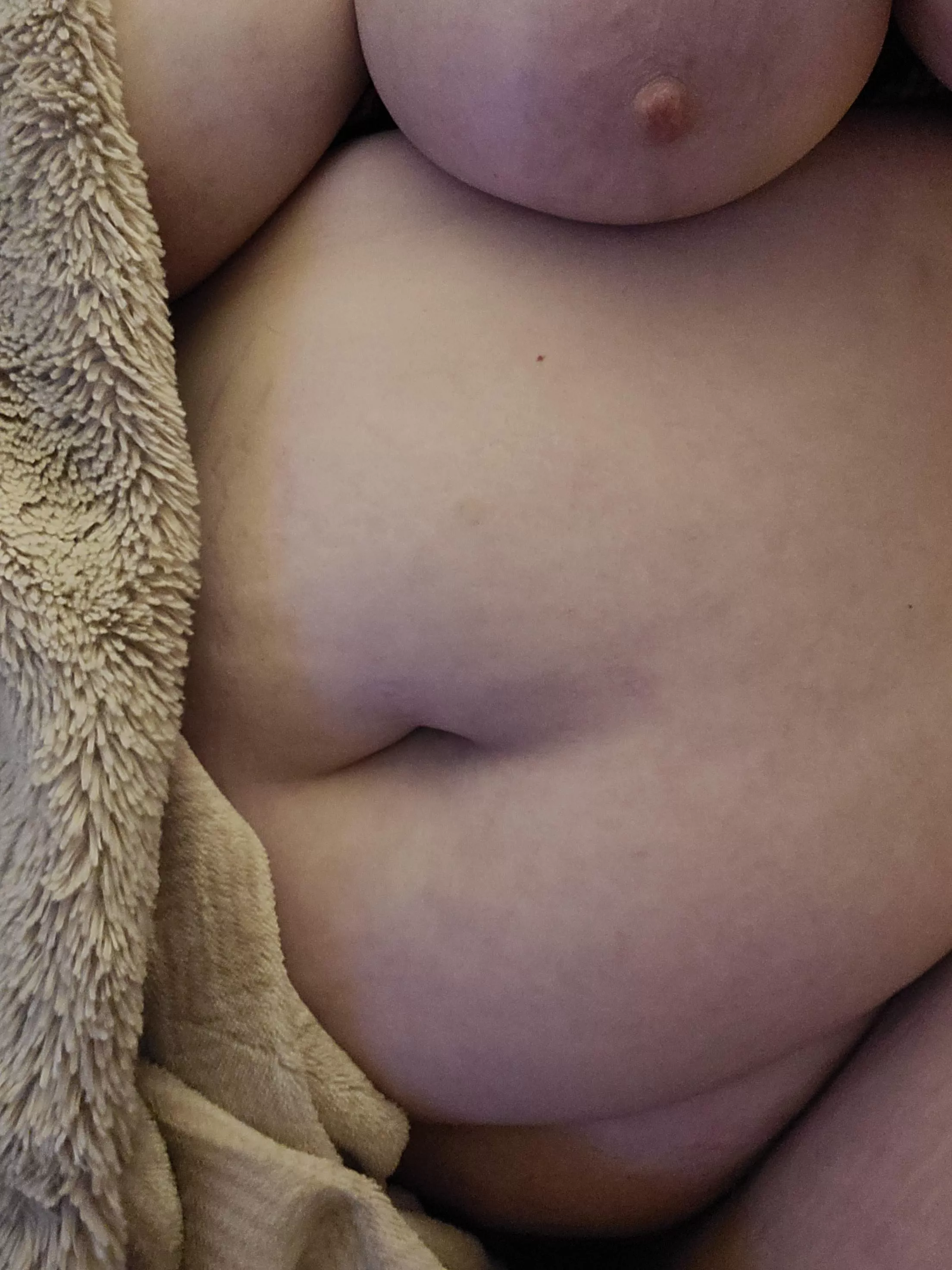 Tummy time posted by curvessass