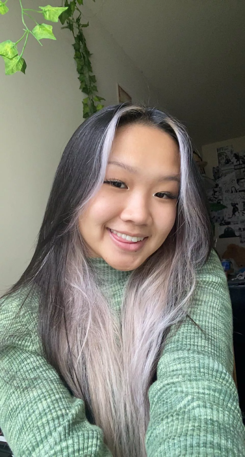 Turtle neck season :)) posted by Linhly_Twitch