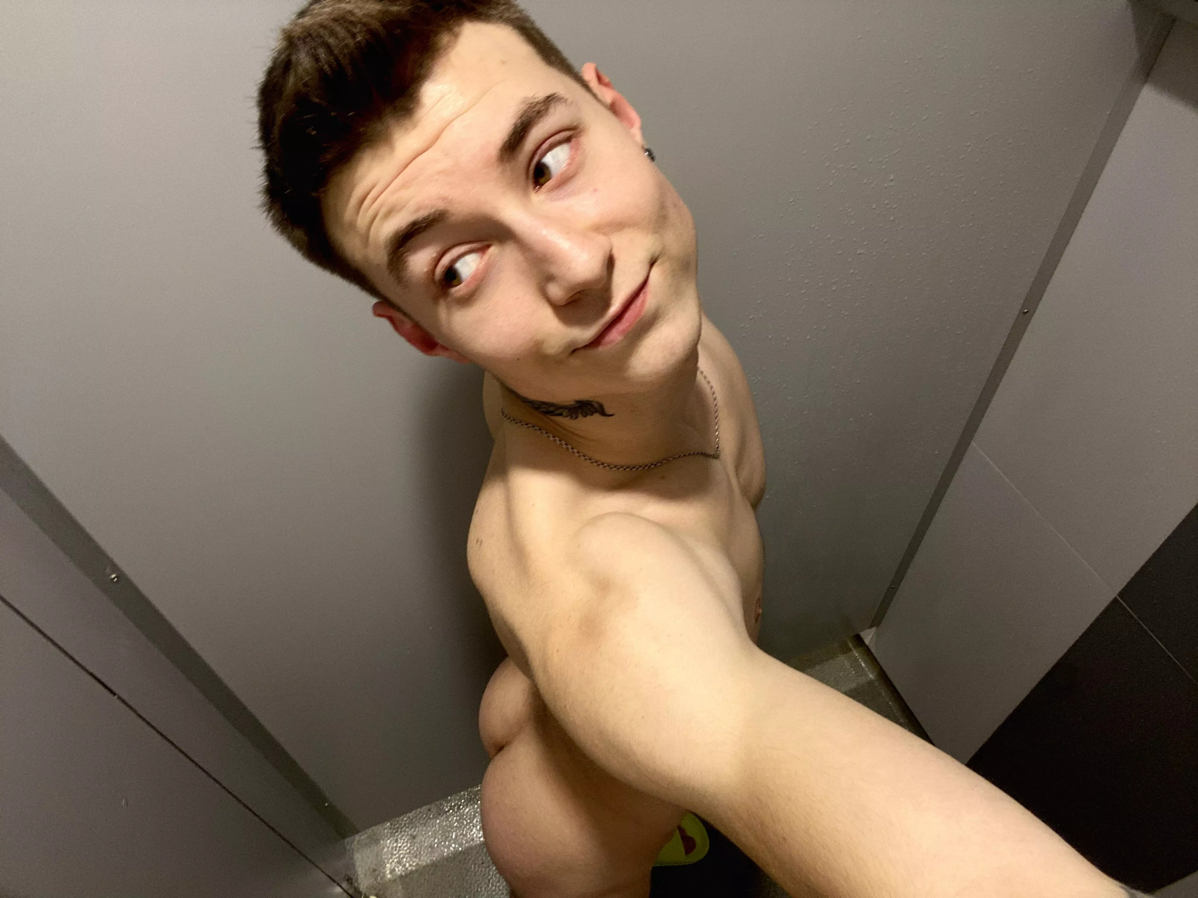 Twink ass from the gym shower 😍 posted by sweet_twink_boy