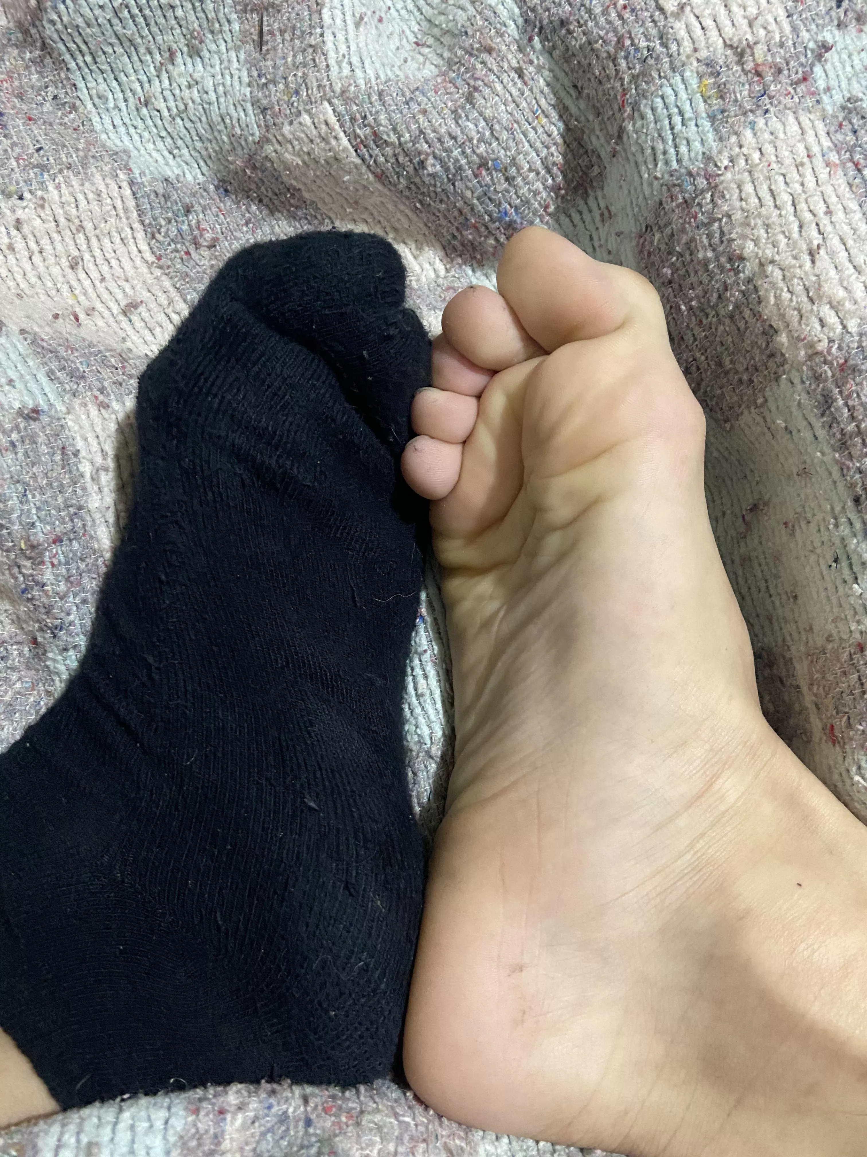 u prefer with or without socks? 🙈 taste good anyways 😏😋 dms/pms r welcome posted by pessbeach