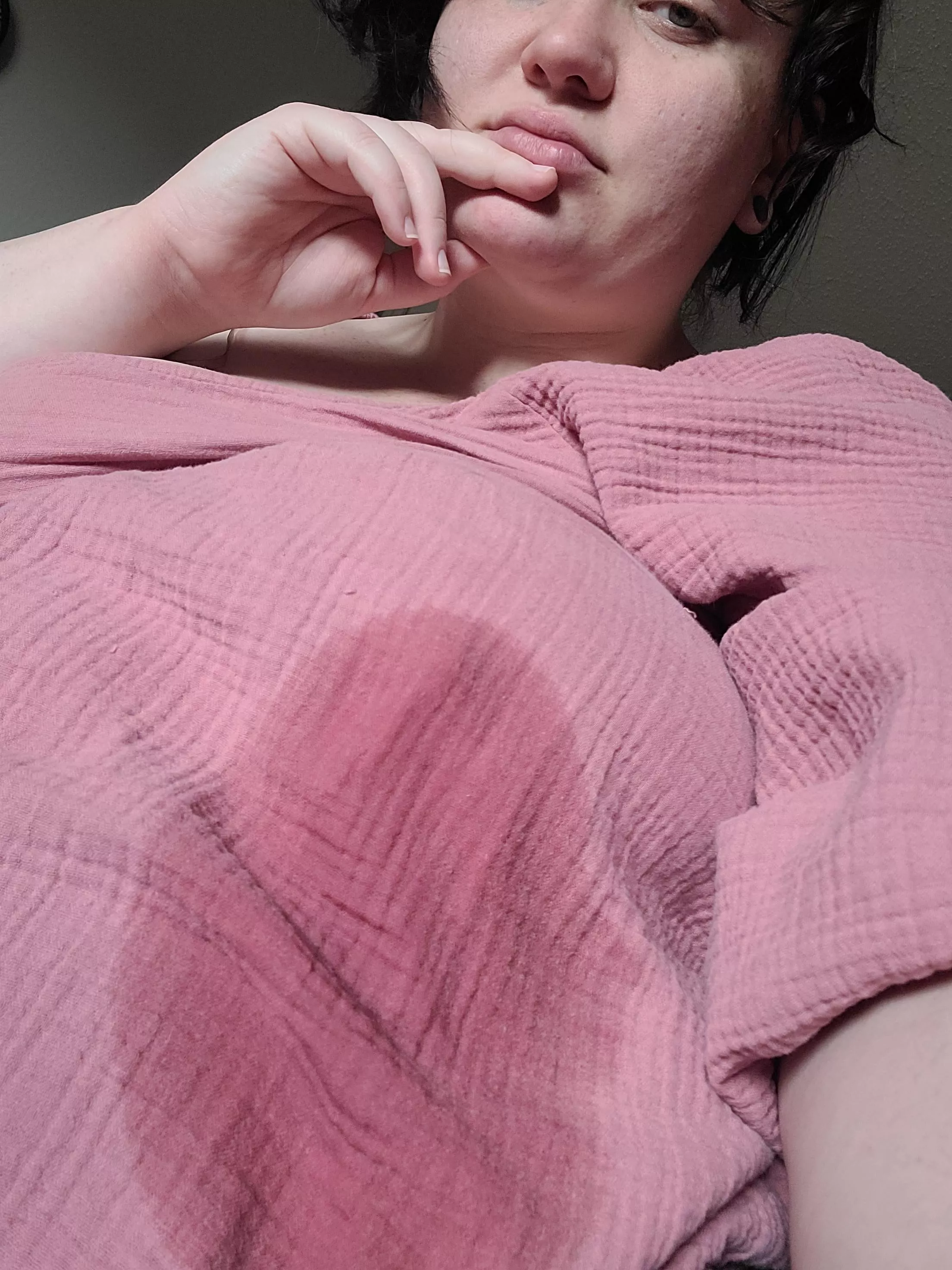 ugh I keep leaking through my shirts 🥺 posted by bbwroxxxy