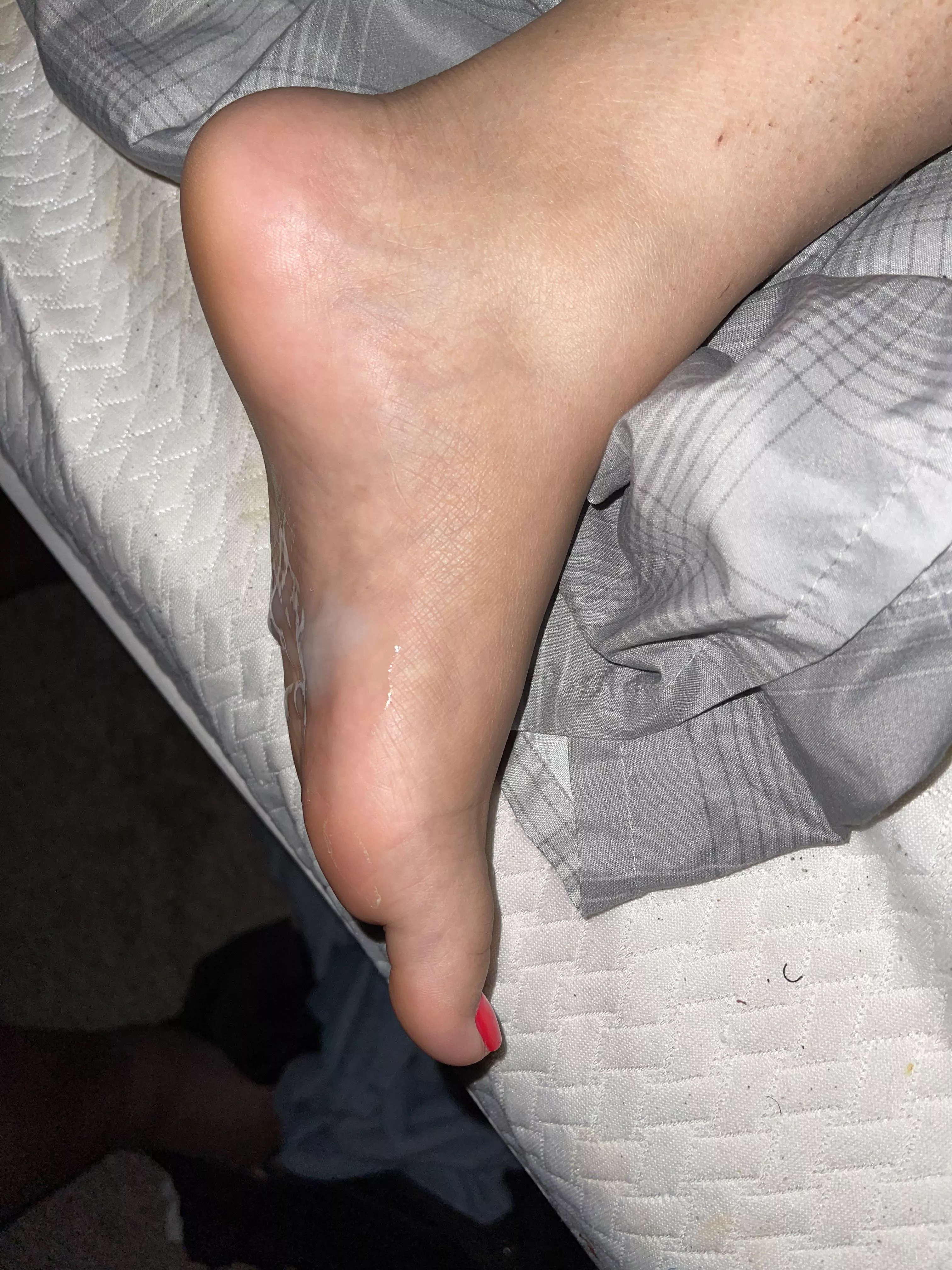 Uh oh hubby got excited and left me a present on my foot.. only problem is my other foot got no love :-( posted by MdFroppy13