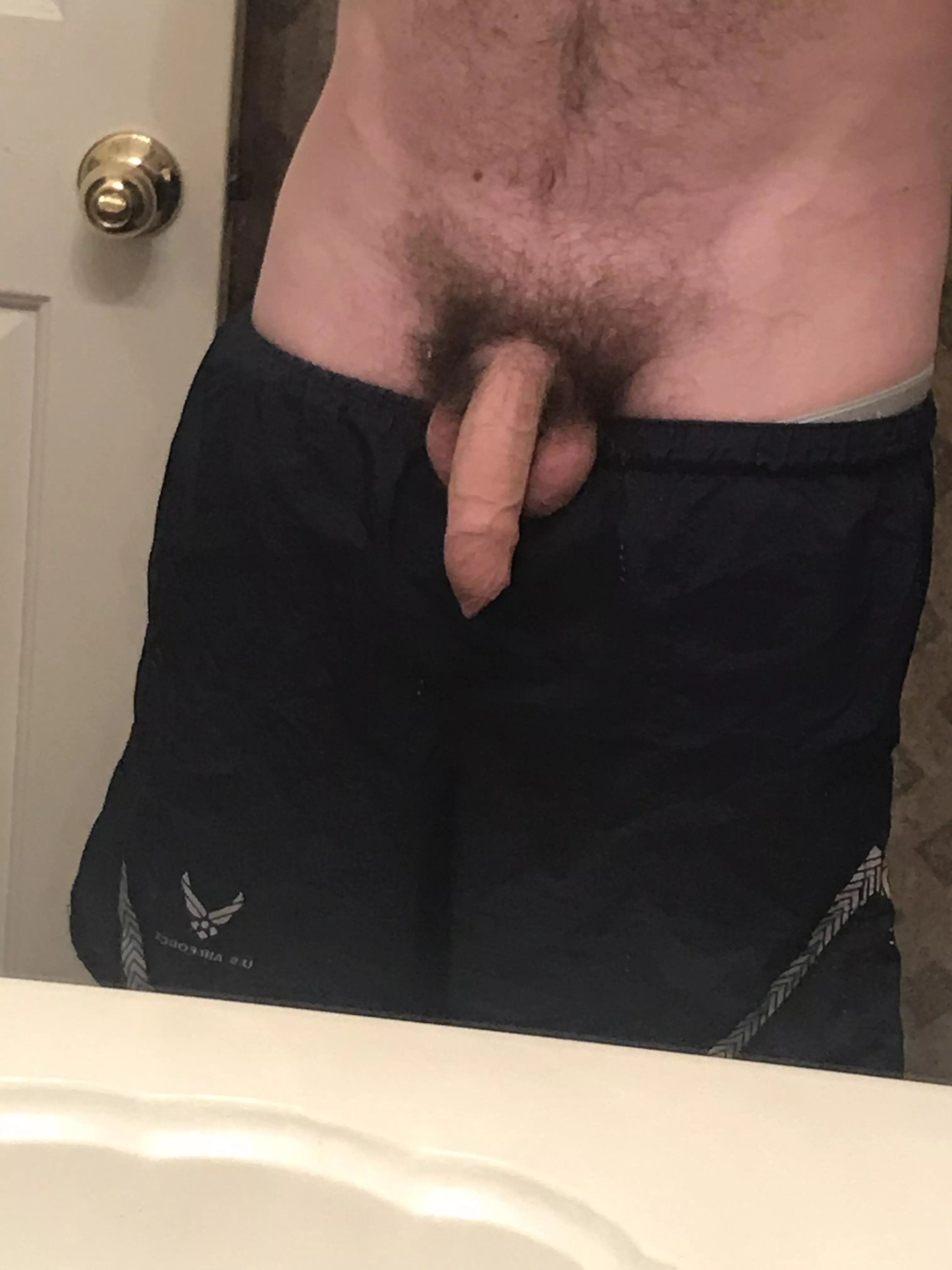 Uncut airman here ✈️ posted by Yeldarbkh