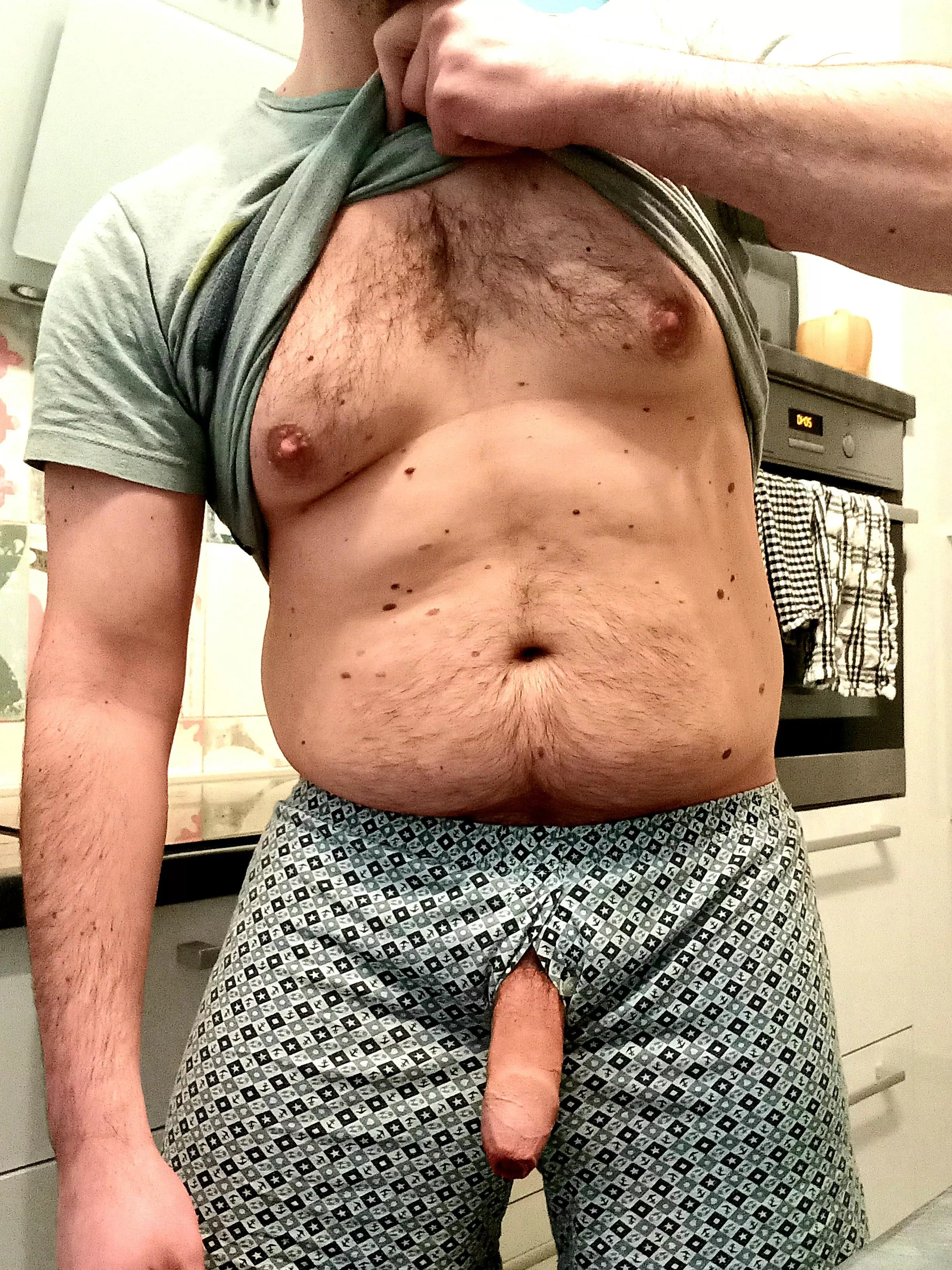 Uncut, single and ready to mingle 😁😉🐻 posted by gaygroove