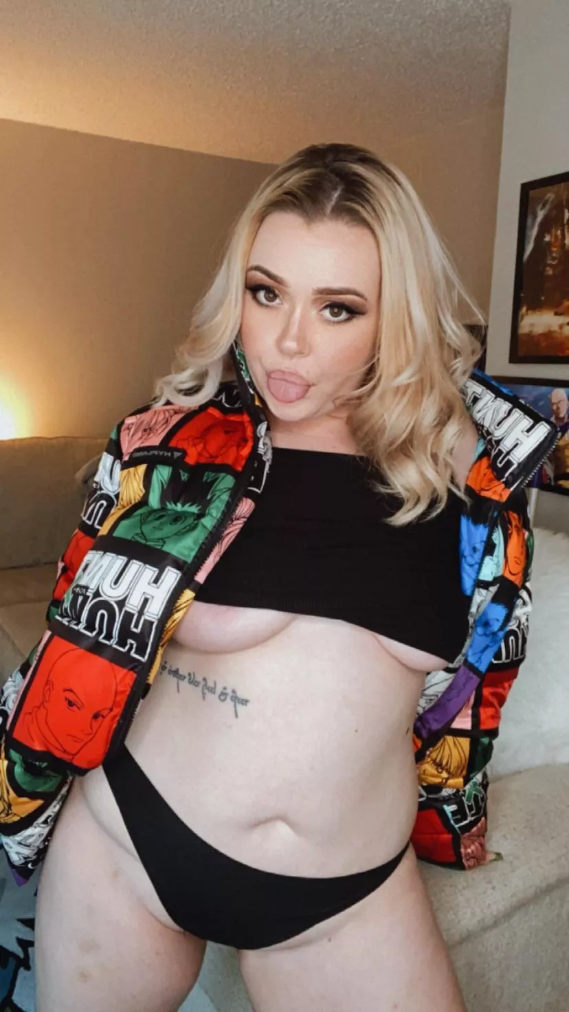 Under boob best boob. 🧡 posted by Zoeskydiamonds