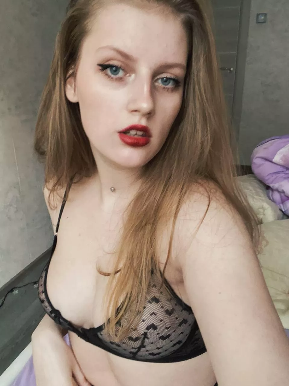 Upvote and 5 nudes in your DM! Free OF (link in comments) posted by annacutegirl