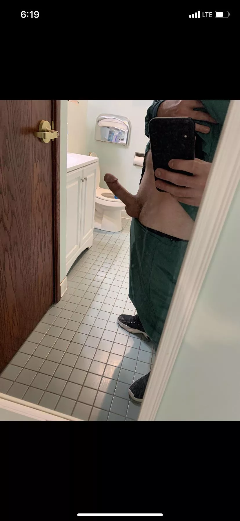 Upvote, and I’ll blow you in the bathroom 🤤 posted by leobasil2