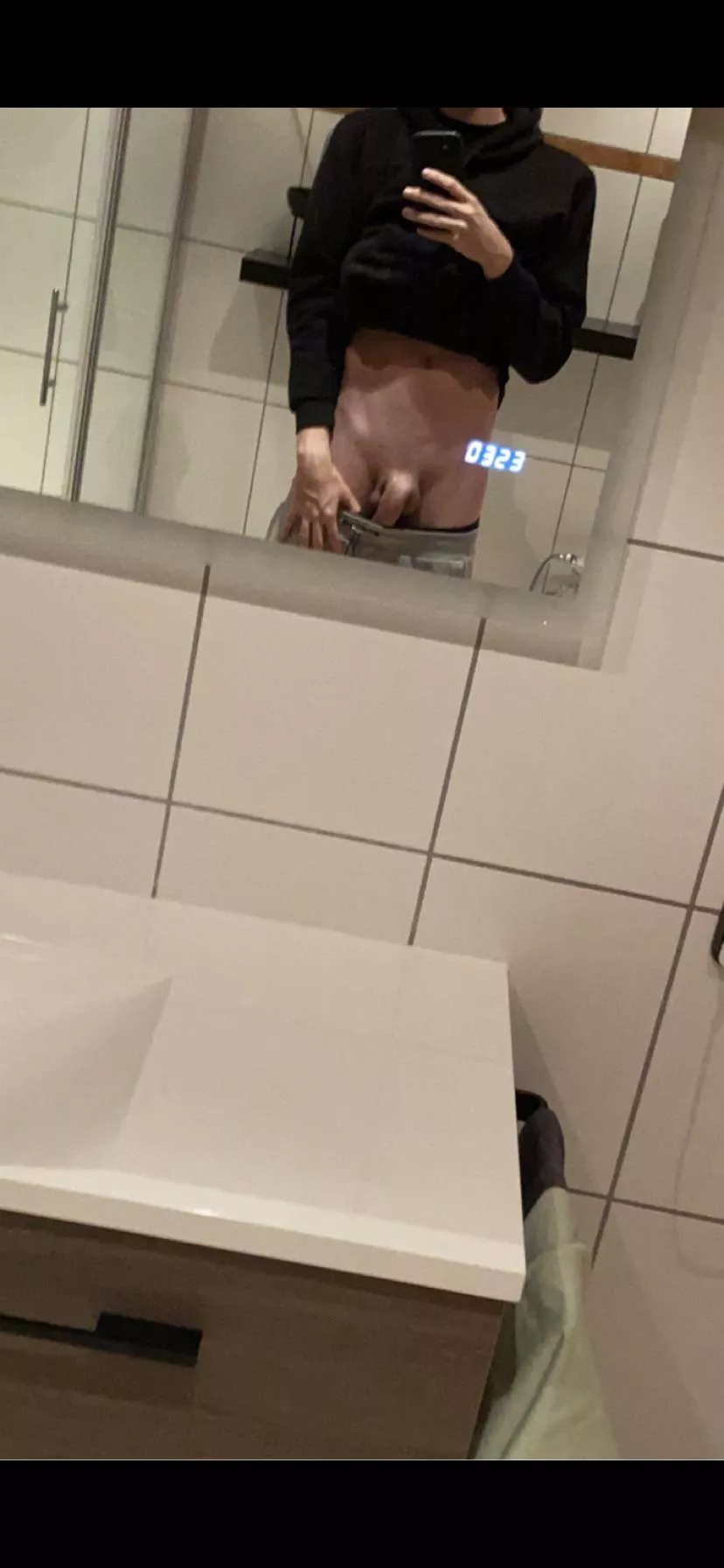 Upvote for a free nudeðŸ¤­ posted by maxmeier1208