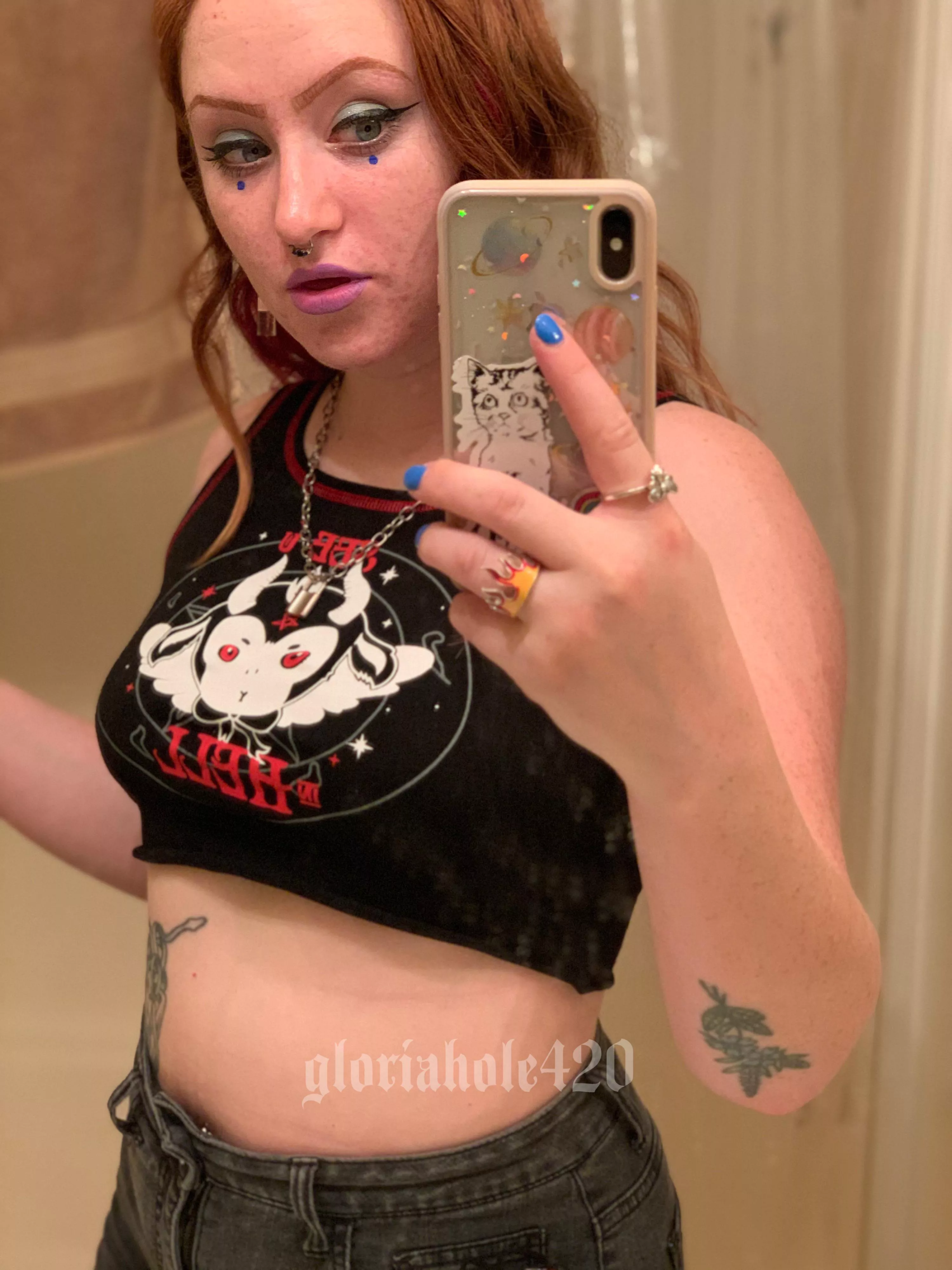 upvote if you think i should lift my shirt up posted by gloriahole420