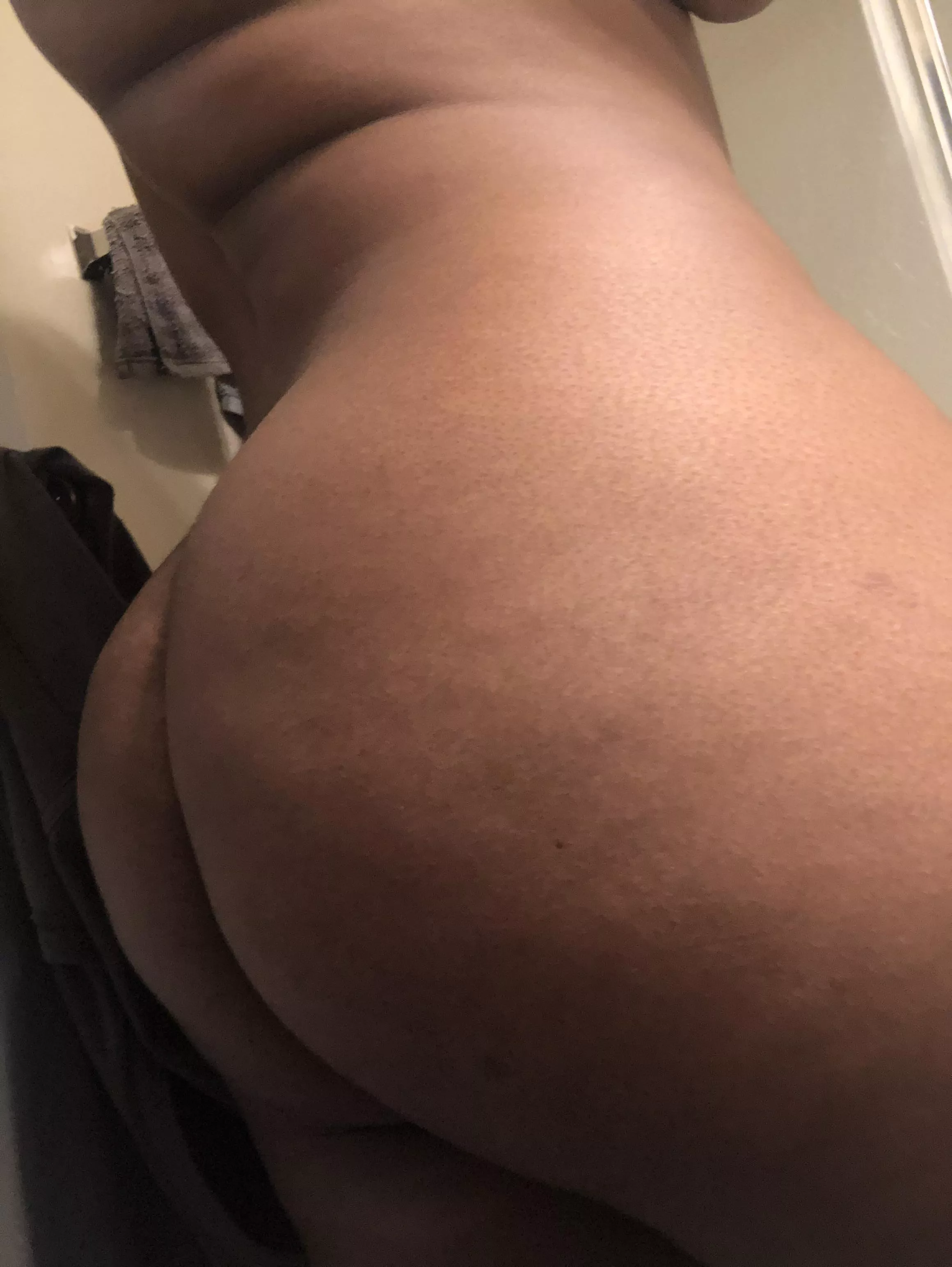 upvote if you’d fuck my ass posted by _taylorcakes