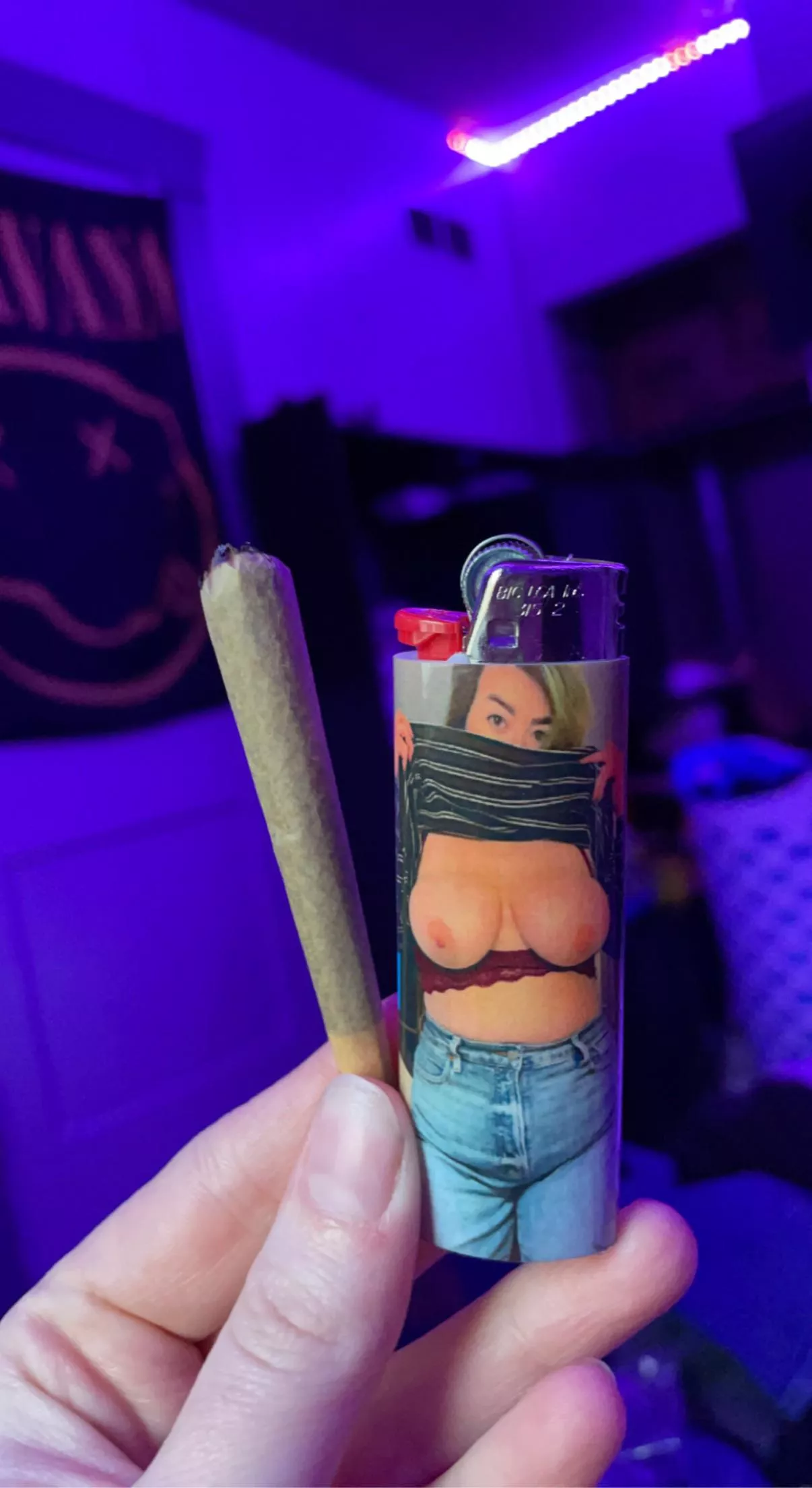 using a lighter with your own tits on it to light your joint just hits different 😶‍🌫️ (21/f) posted by mywhisperedenvy