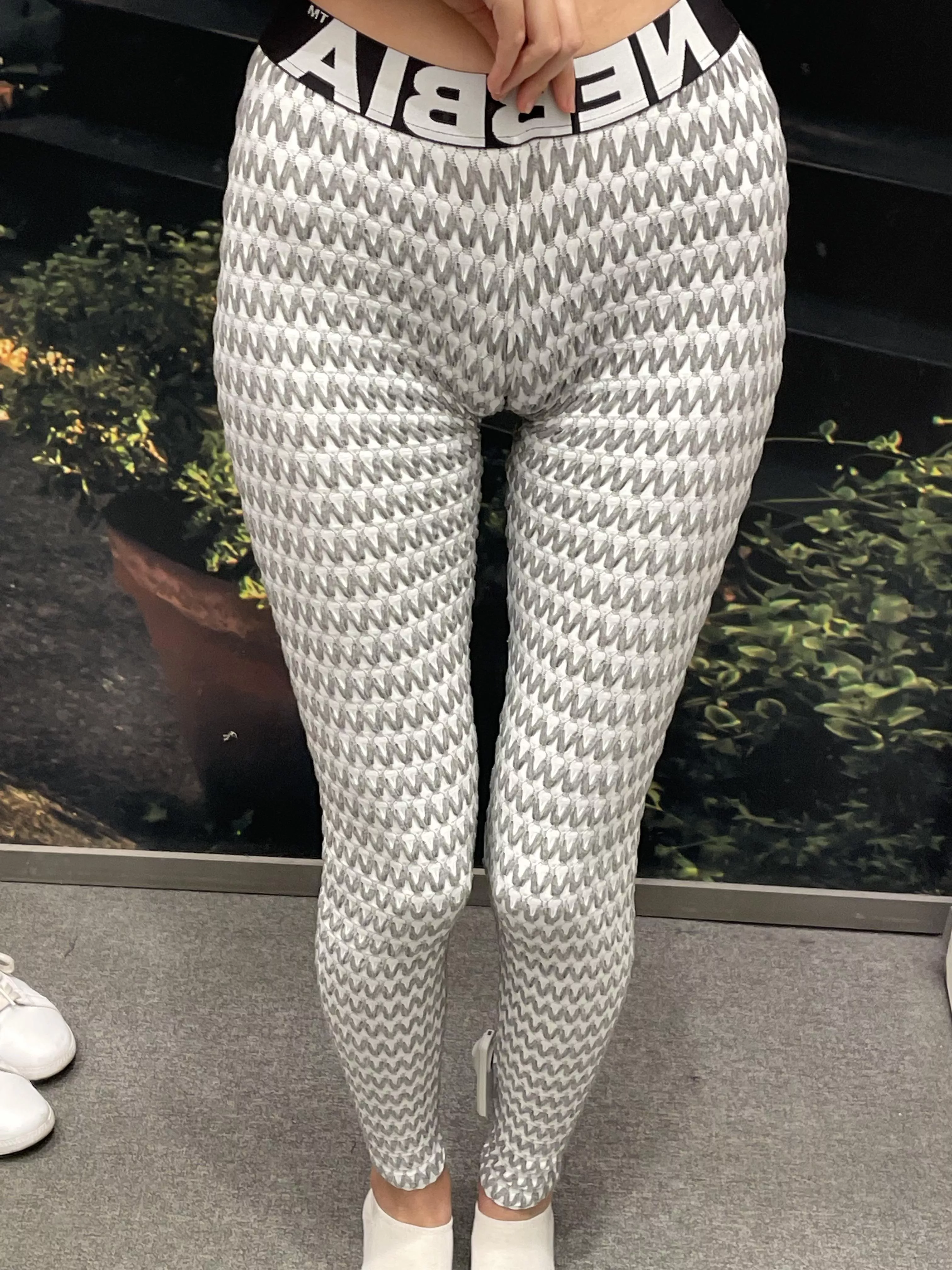 u/SiriLee - leggings posted by deckard222