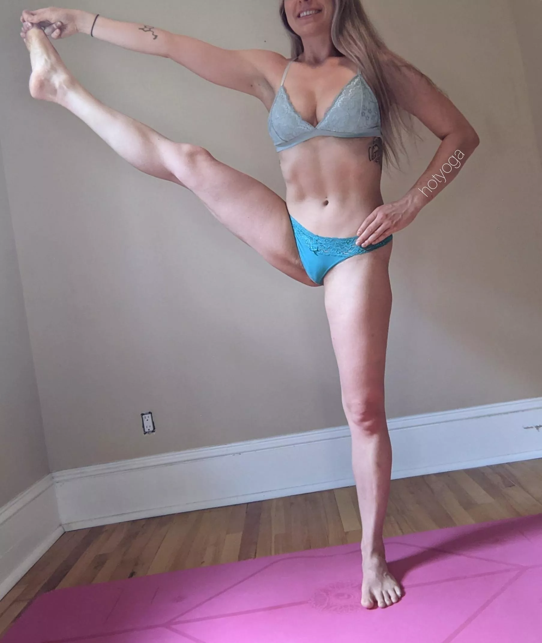 Utthita Hasta Padangustasana [OC] posted by hot_yoga