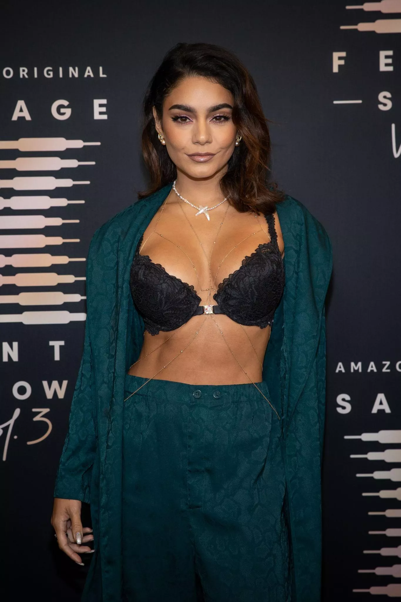 vanessa hudgens tight body drives me crazy ðŸ¤¤ posted by youllfapyoureyeout