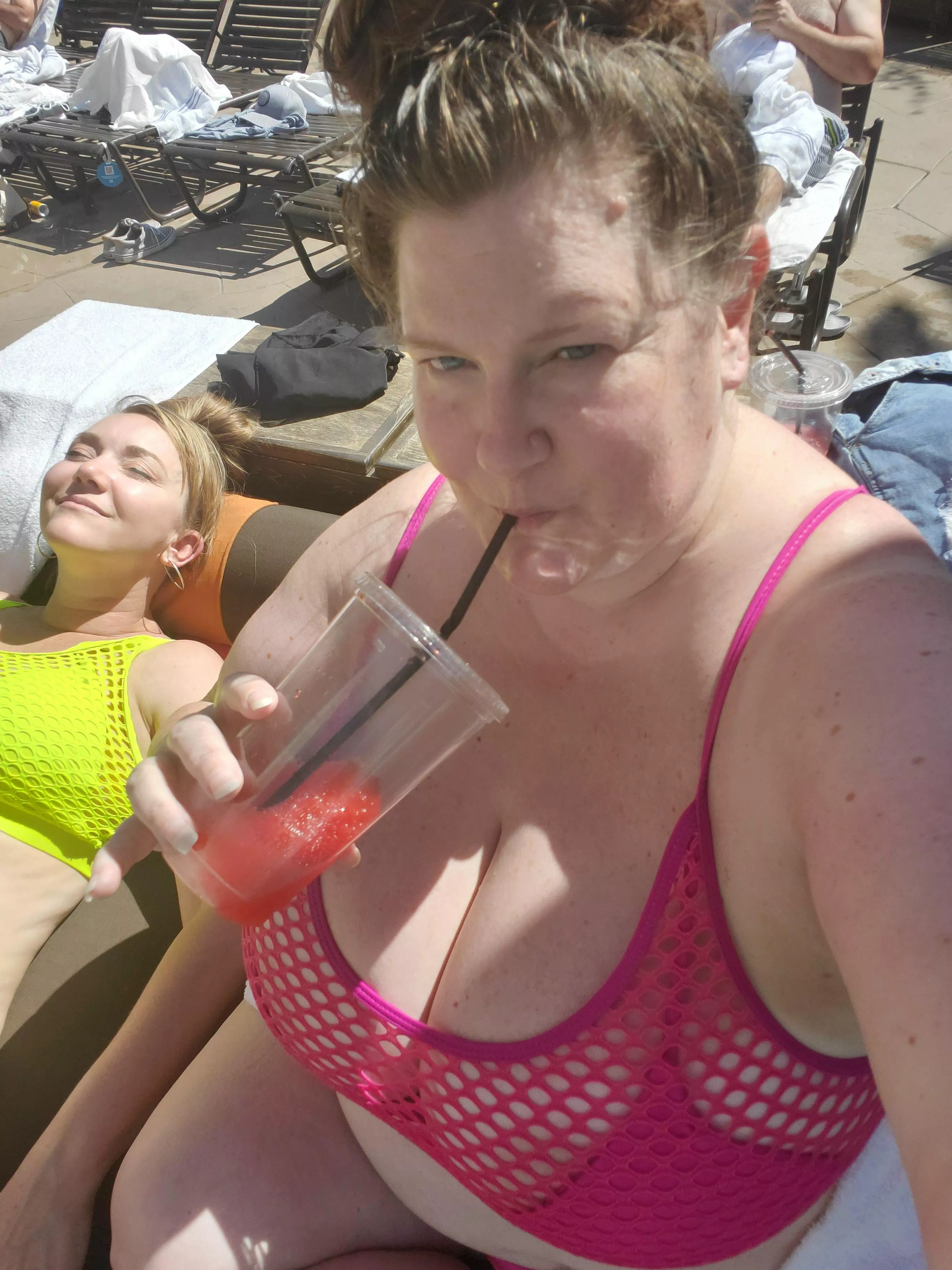 Vegas baby 🍹 [49F] posted by Lavender_Lush72