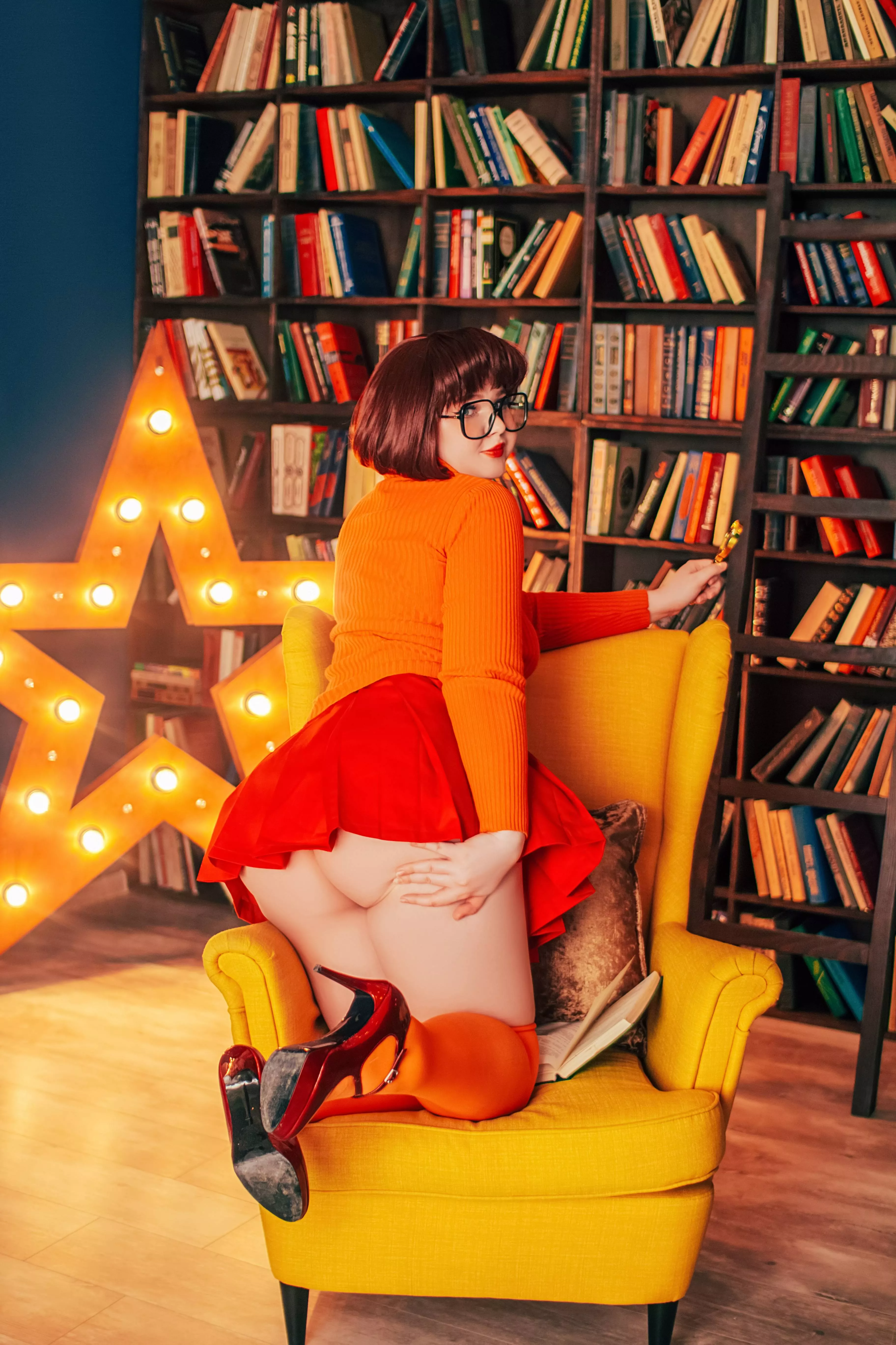 Velma's thicc booty by VenusBlessing posted by venusblessing_