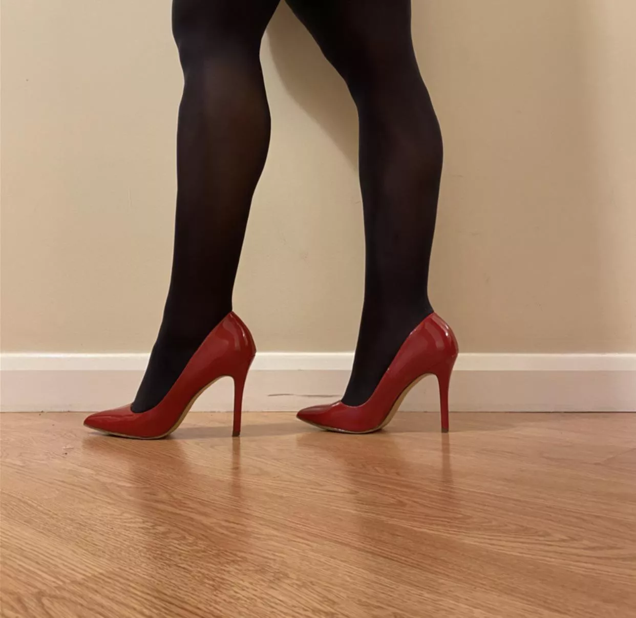 Velvet Wolford’s, do they go with my red heals? posted by ELK0193