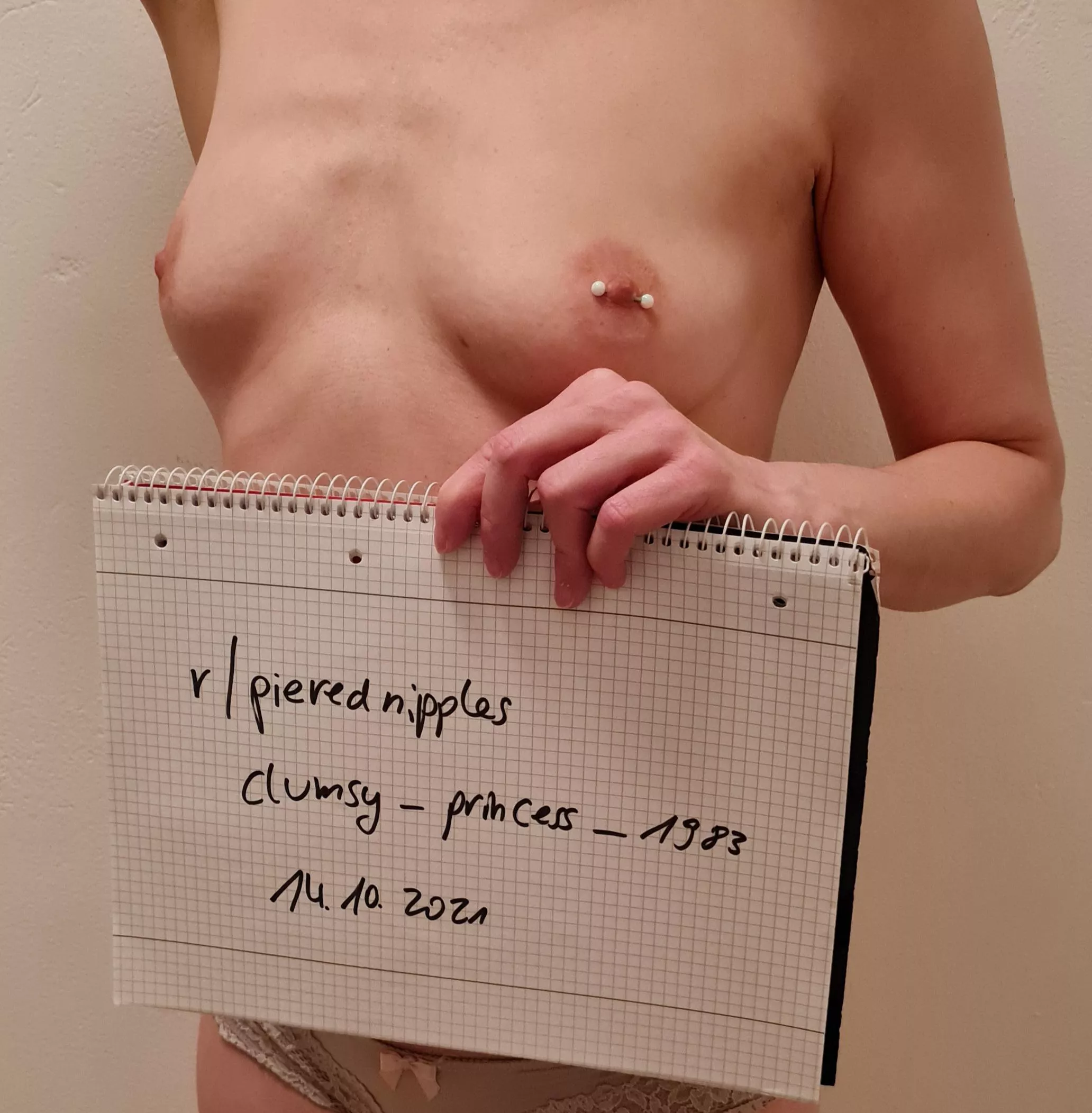 Verification Post 💁‍♀️👸😊 posted by Clumsy_Princess_1983