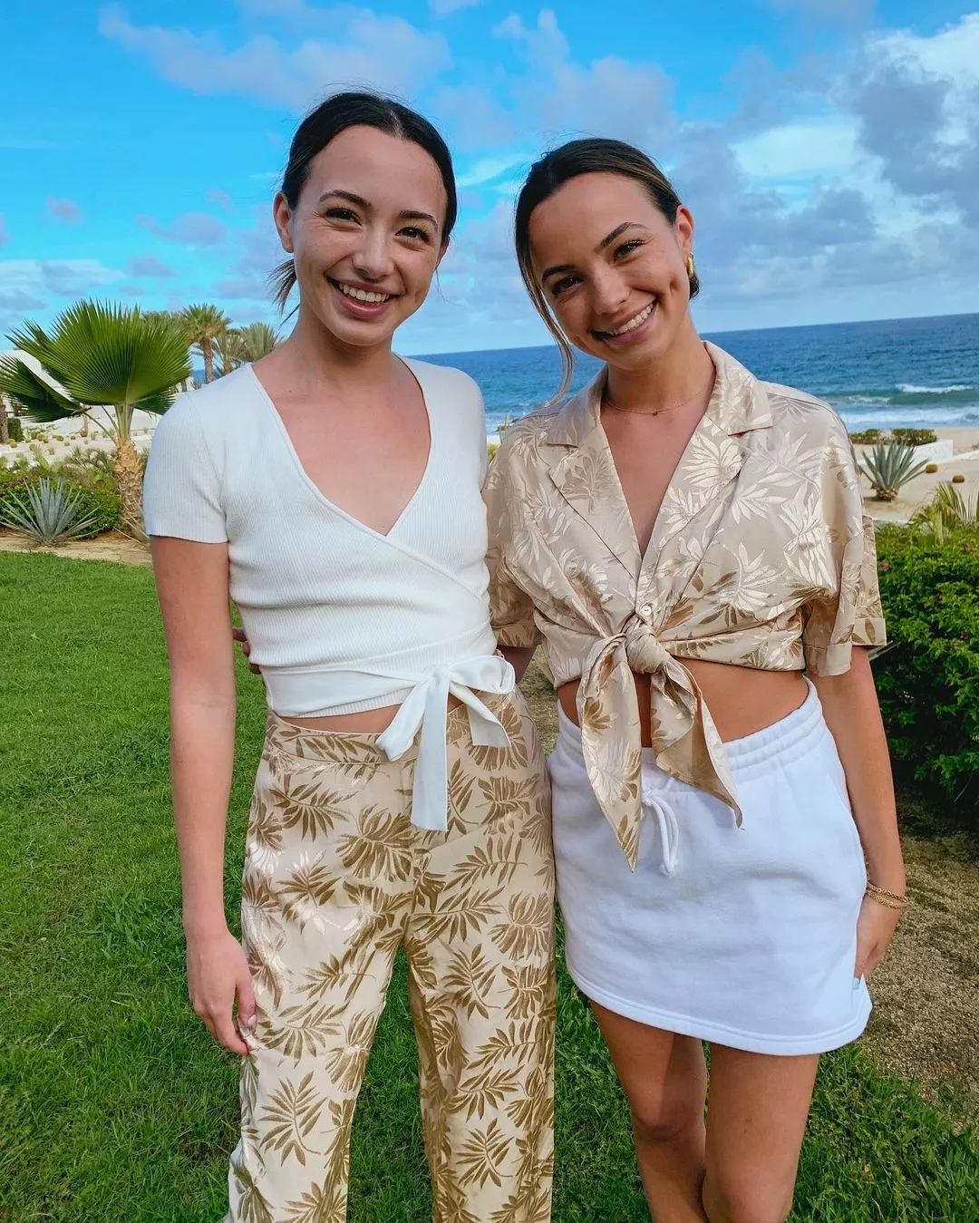 Veronica & Vanessa Merrell posted by FuzzyDunloppin