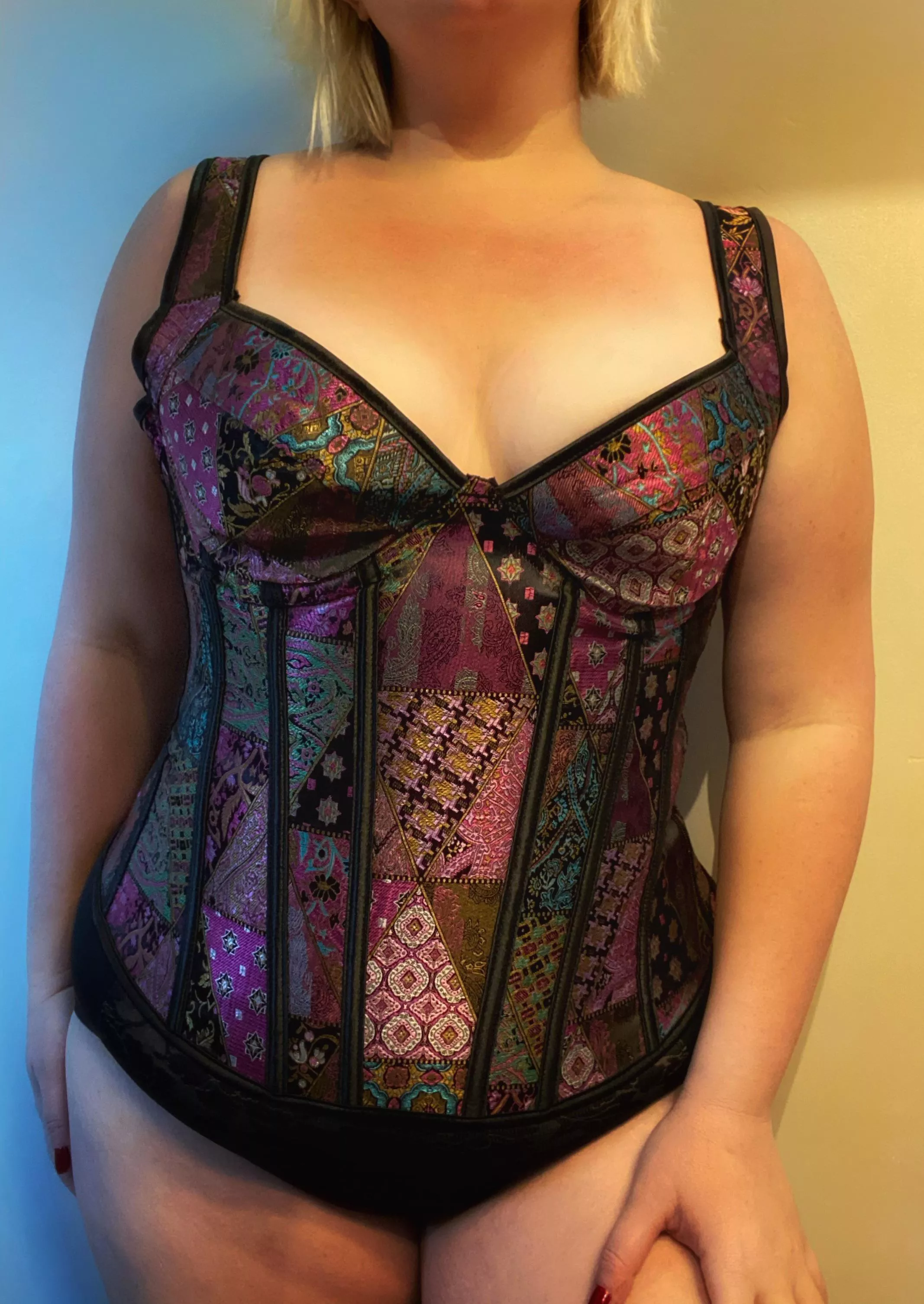 Very excited about my new corset. I need photo theme ideas! 😍 posted by annieriviera