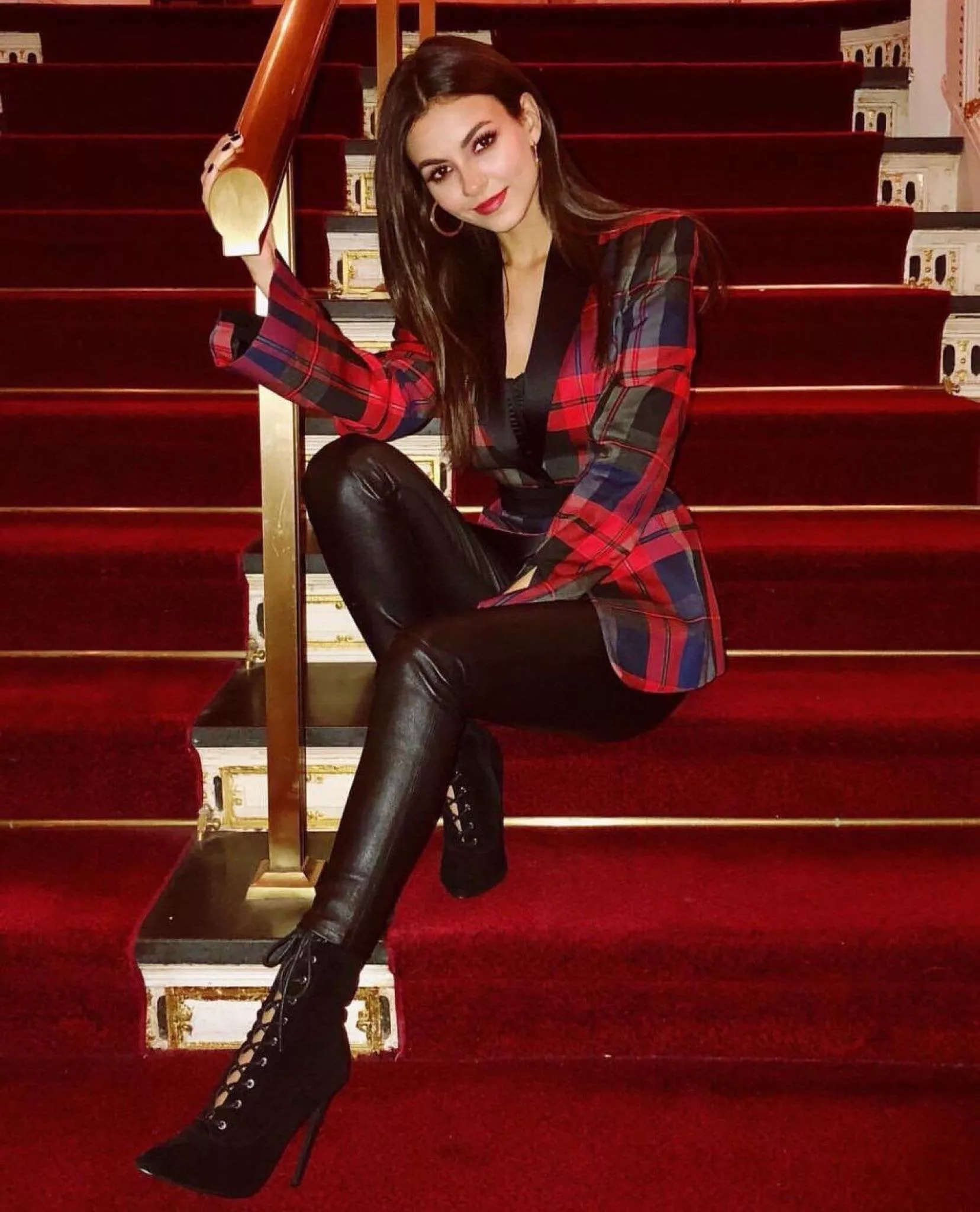 Victoria Justice posted by SemiSentientGreenGoo