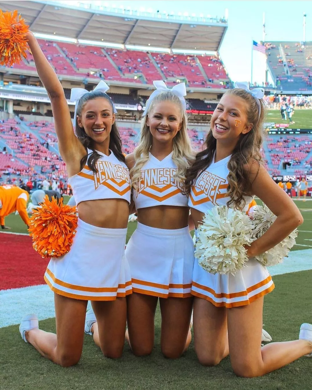 Vol cheerleaders on their knees....need I say more? Who gets your vote?? posted by Iw2kgtnrbw